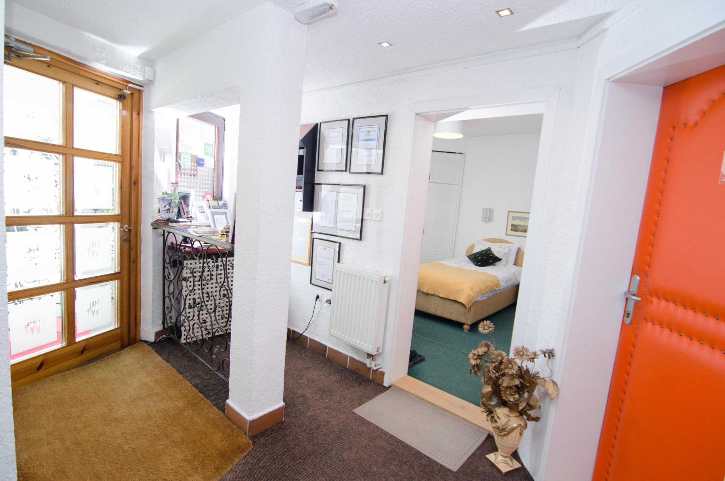 Halvat Guesthouse
