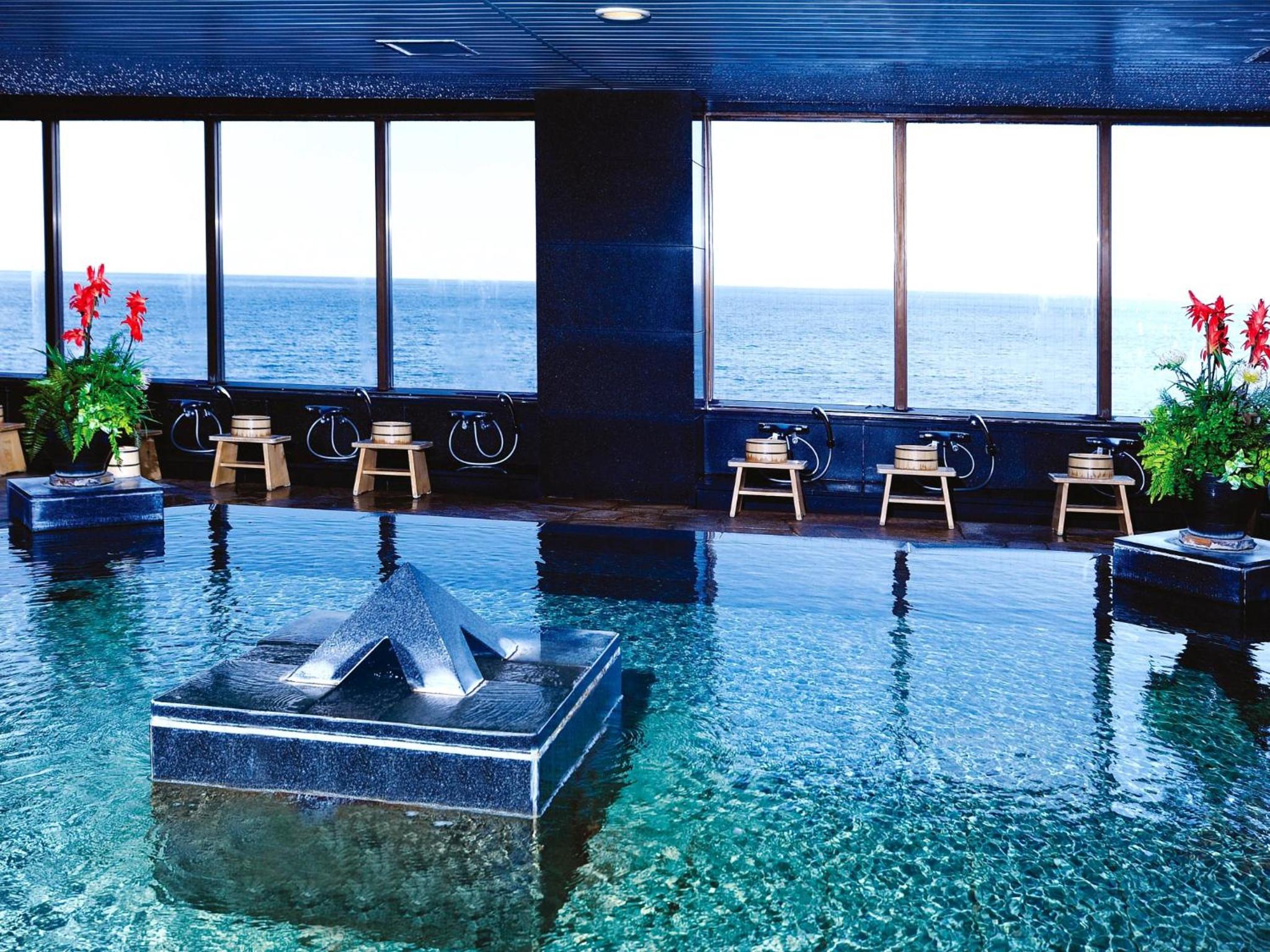 Hotel Resorpia Atami view 2