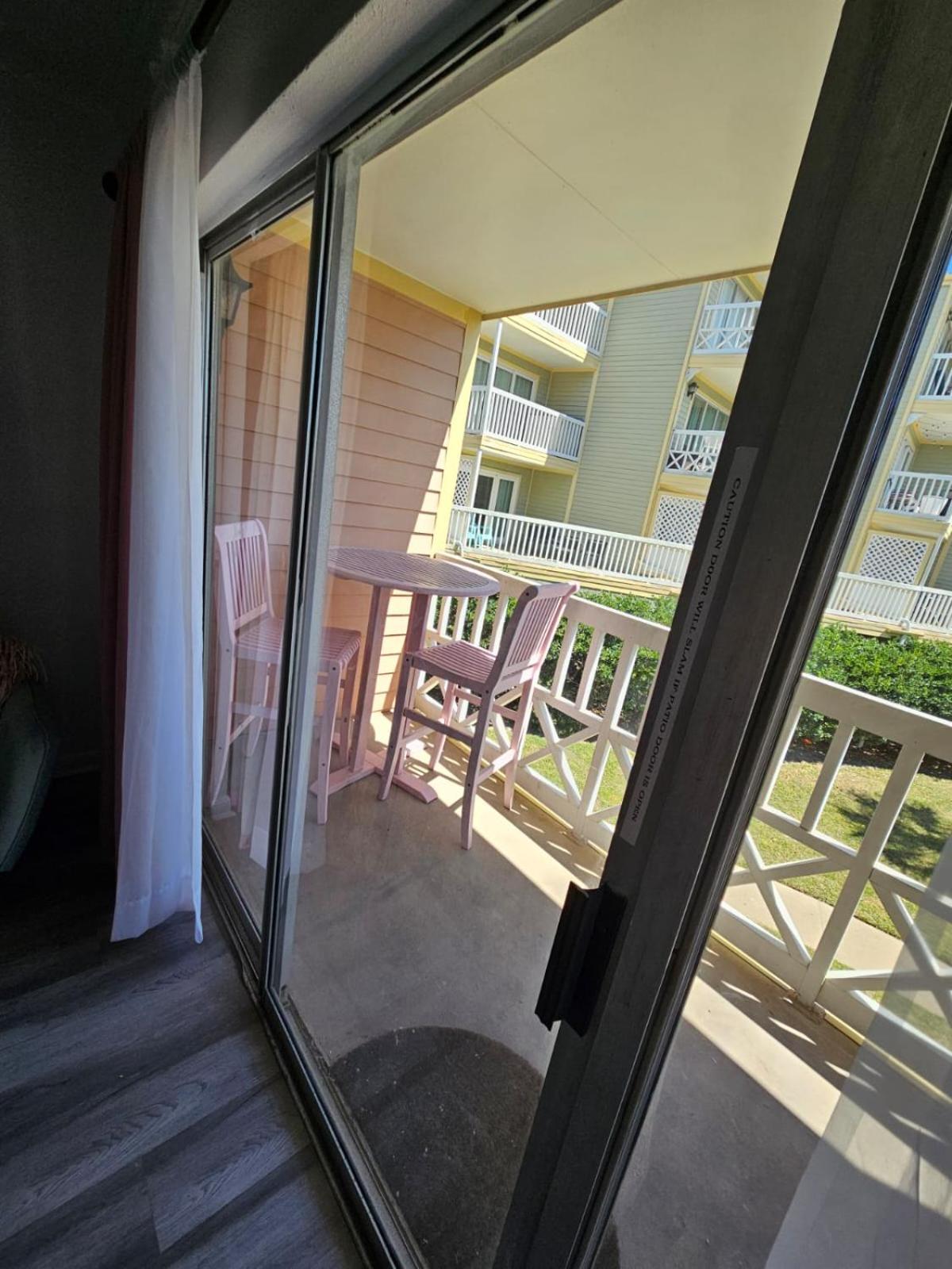Ocean & Pool View - Hot Tubs - 2 Pools - Gym - Tennis ct - on seawall - Shoreline Stays 08