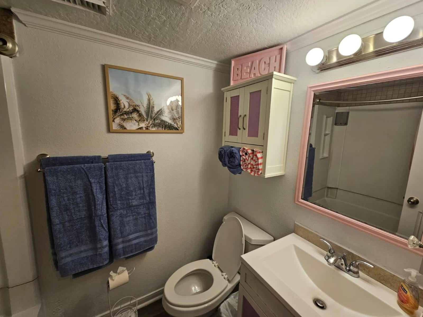Ocean & Pool View - Hot Tubs - 2 Pools - Gym - Tennis ct - on seawall - Shoreline Stays 08
