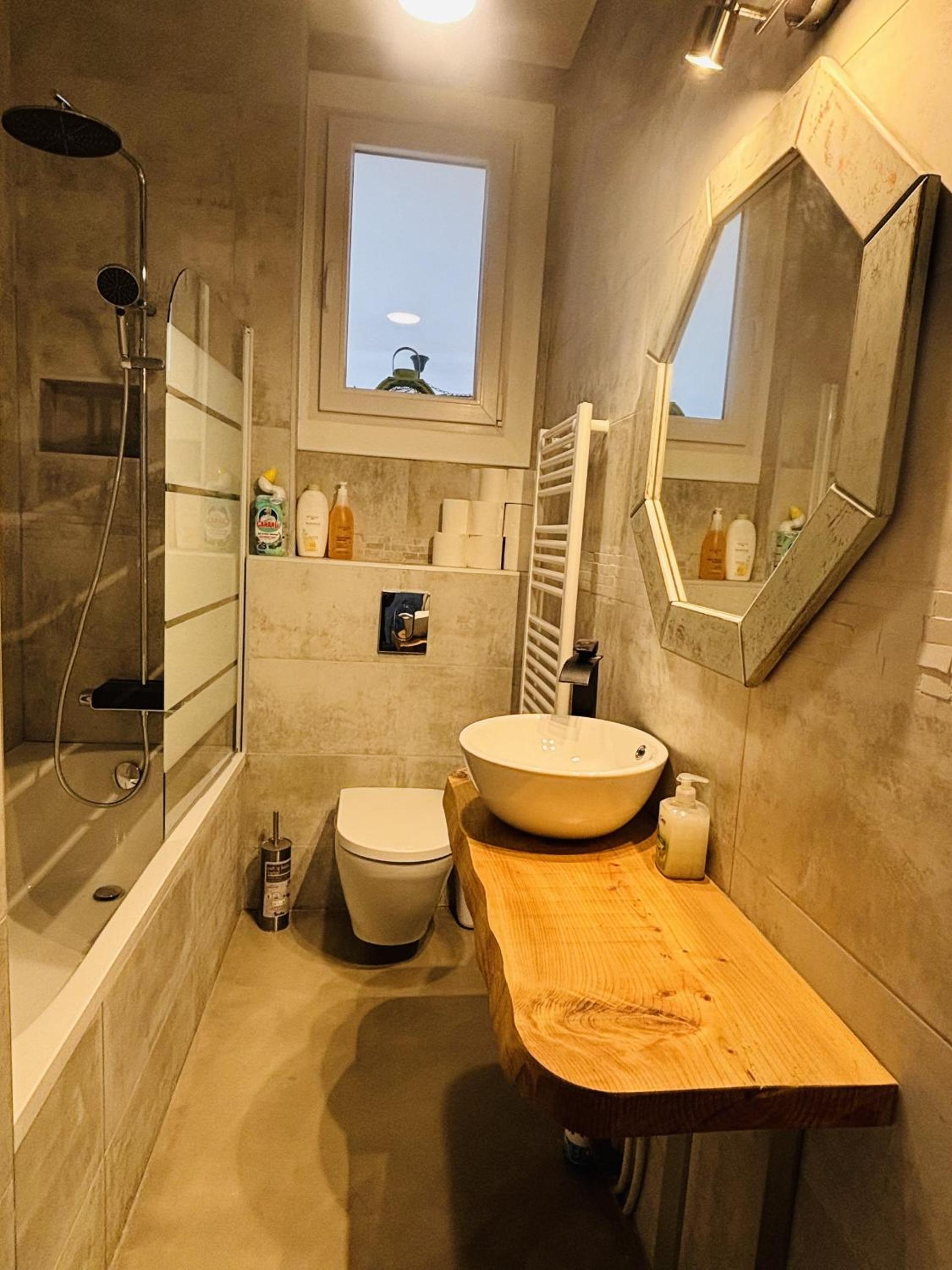 Grand Paris Cozy Stay Private Studios and Apartment Quick Access to Paris