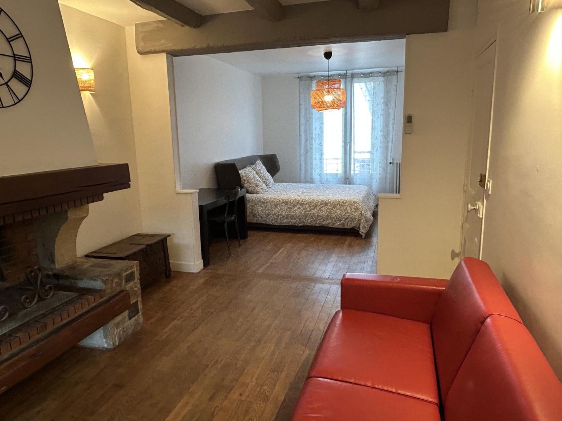 Grand Paris Cozy Stay Private Studios and Apartment Quick Access to Paris