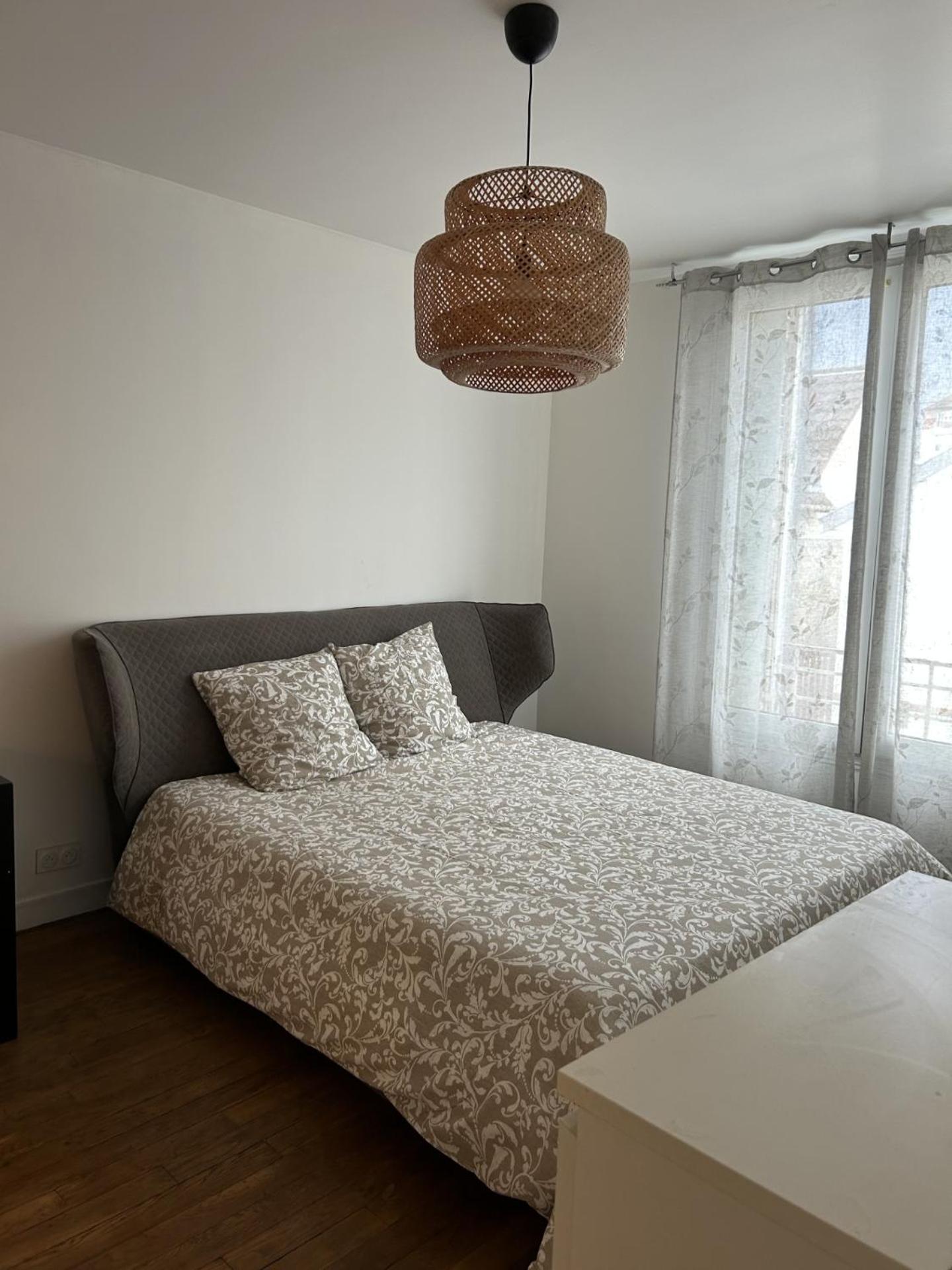 Grand Paris Cozy Stay Private Studios and Apartment Quick Access to Paris