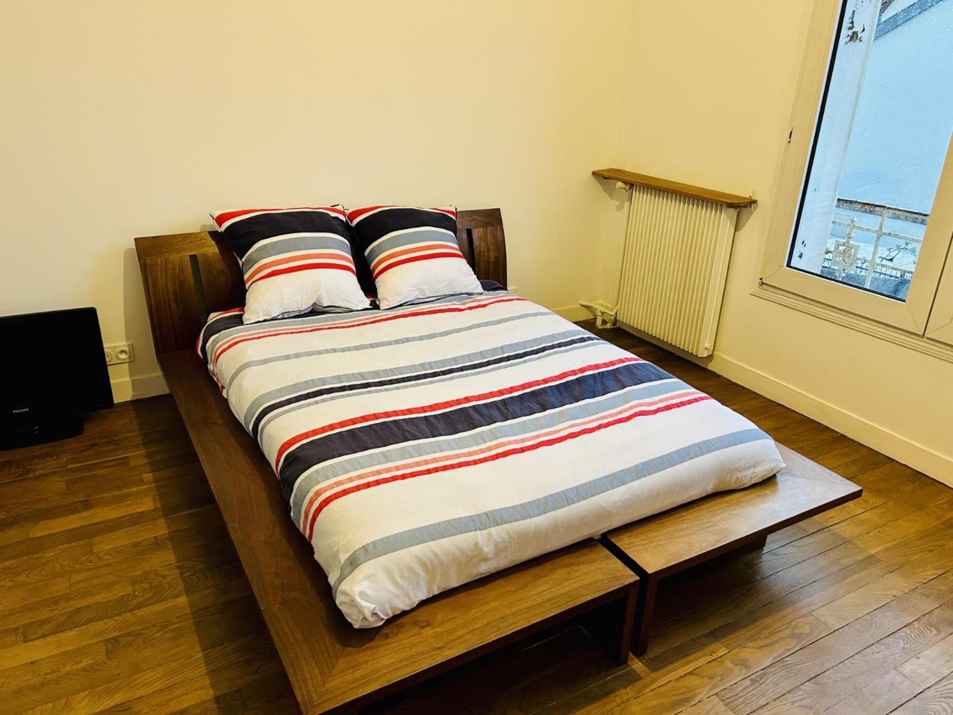 Grand Paris Cozy Stay Private Studios and Apartment Quick Access to Paris