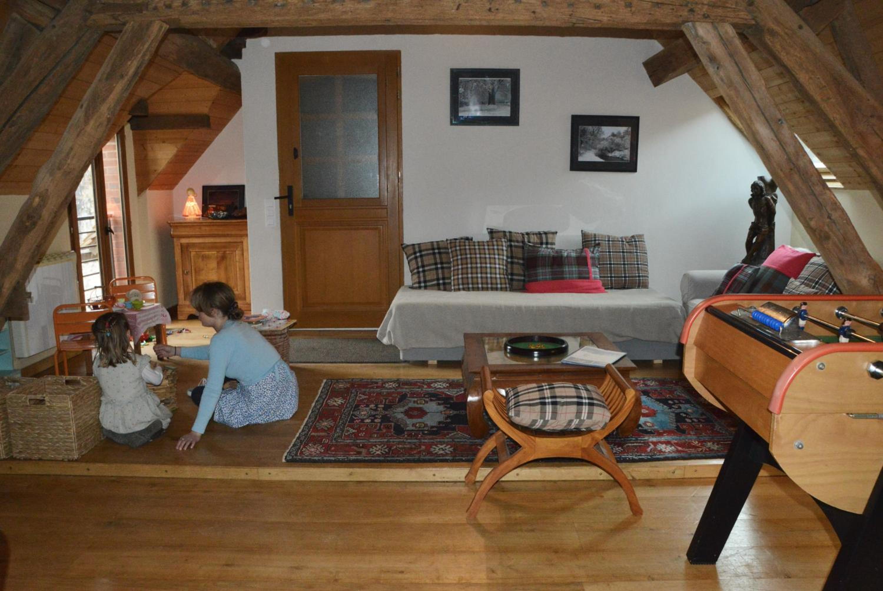 Cottage Mackinley, séjour spacieux et chaleureux, salon de jeux, grande salle à manger, 15 pers, Centre Historique, gare TER