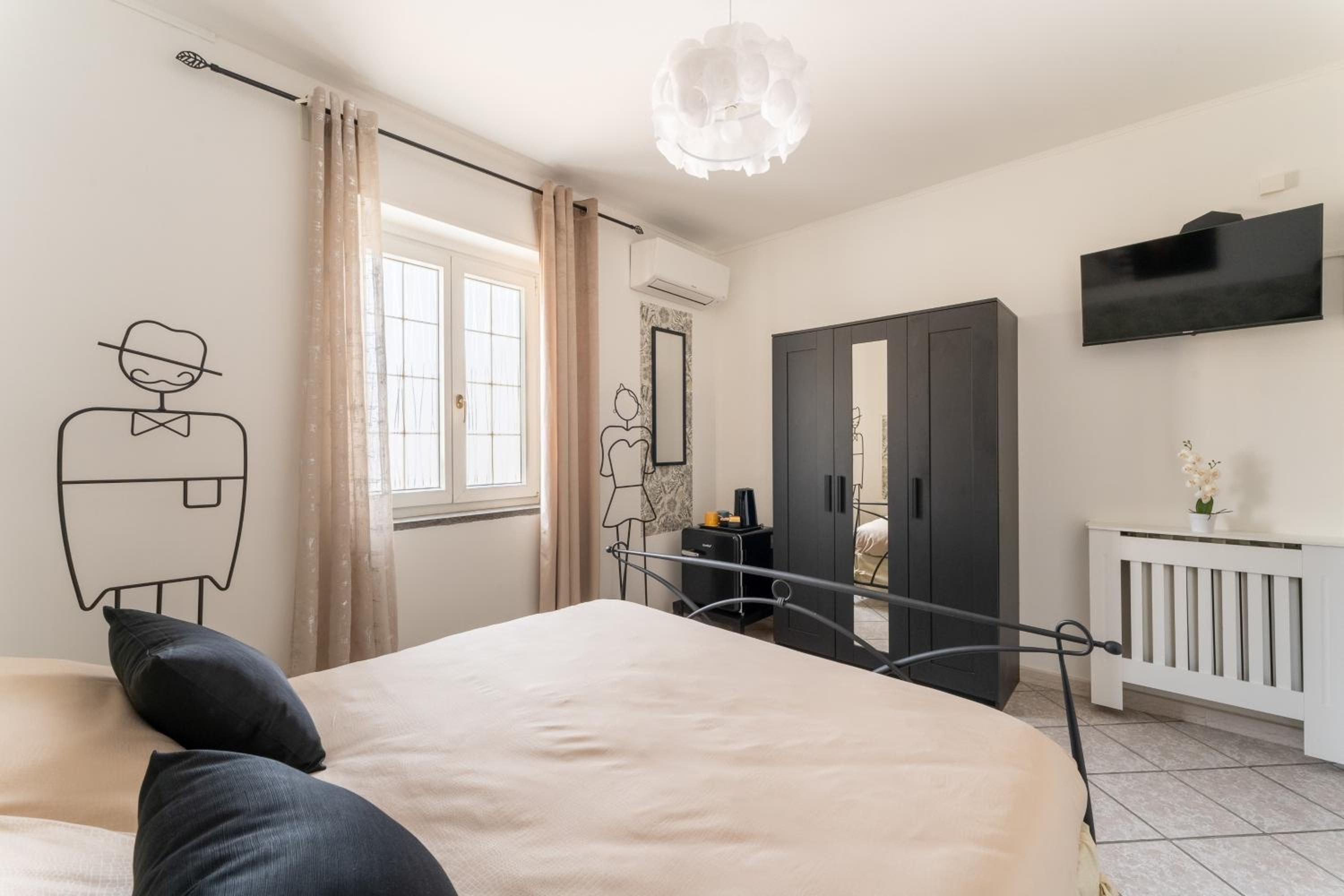 Miu' B&B , Ciampino , Villa con Piscina e Parcheggio Privato
