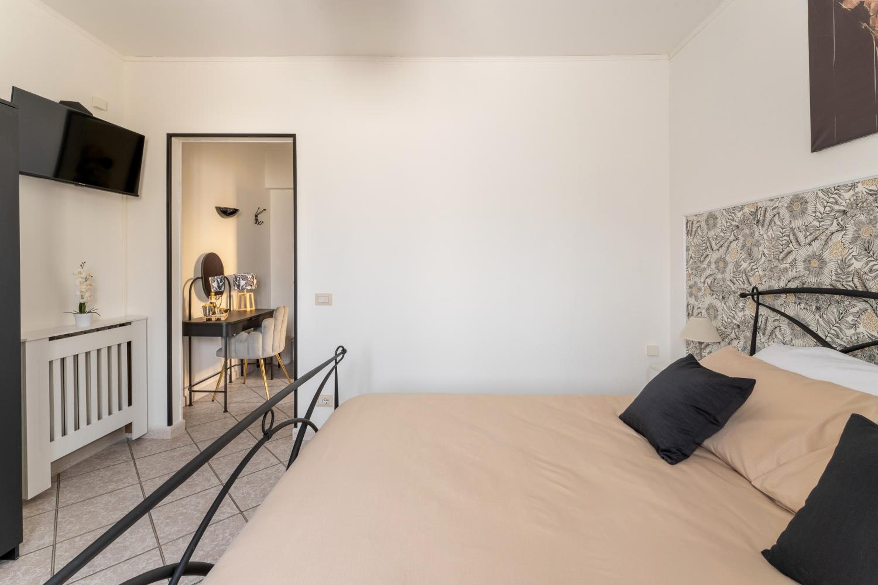 Miu' B&B , Ciampino , Villa con Piscina e Parcheggio Privato