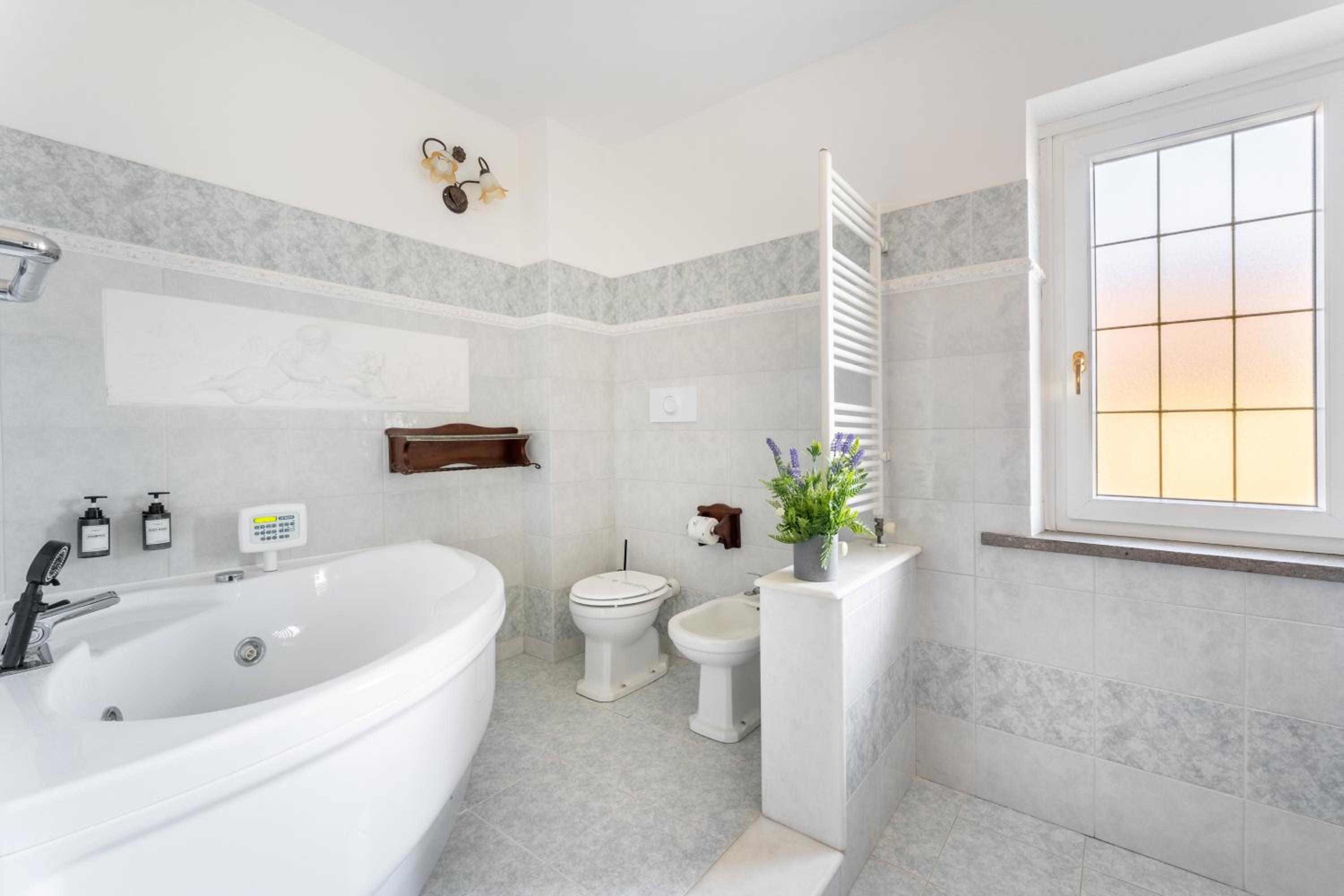Miu' B&B , Ciampino , Villa con Piscina e Parcheggio Privato