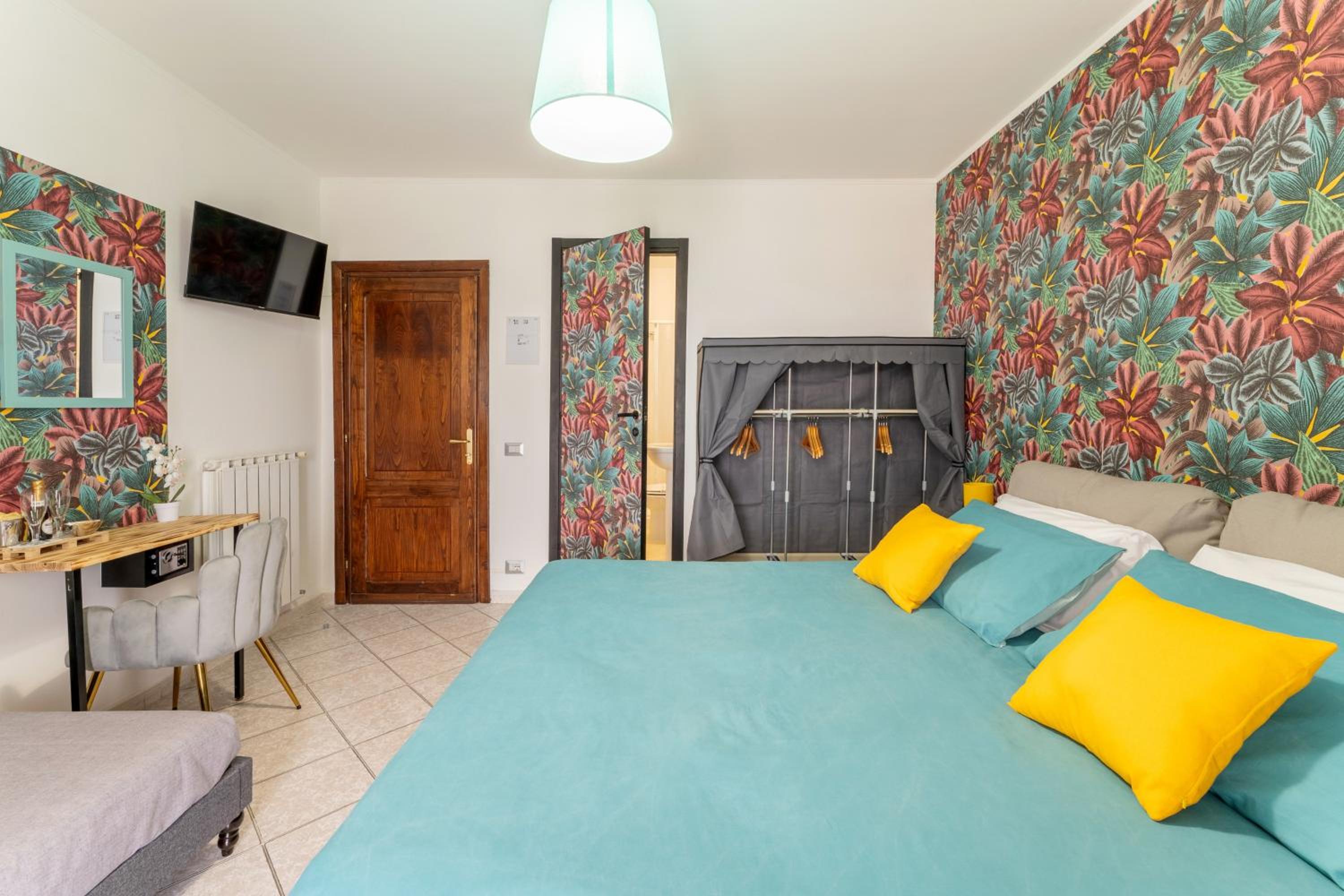 Miu' B&B , Ciampino , Villa con Piscina e Parcheggio Privato