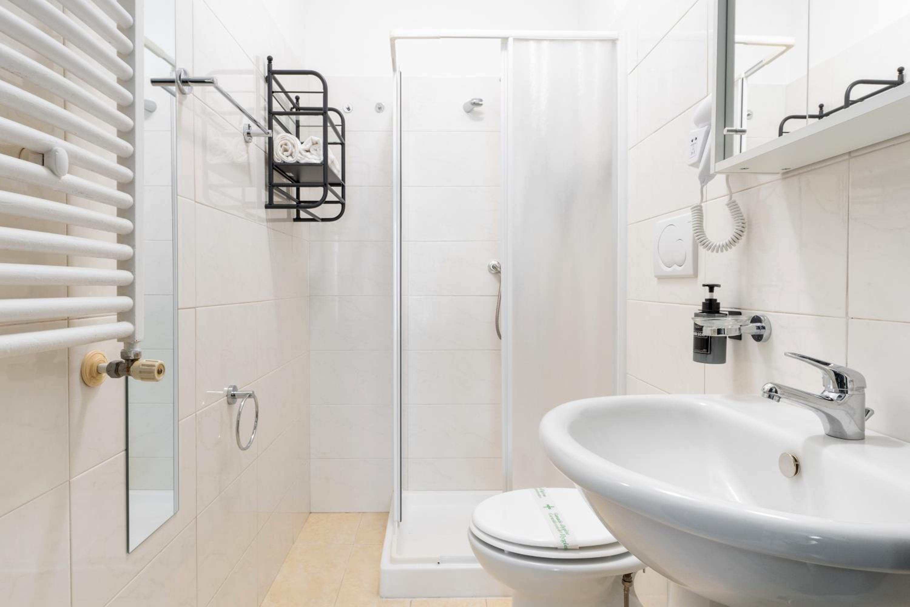 Miu' B&B , Ciampino , Villa con Piscina e Parcheggio Privato