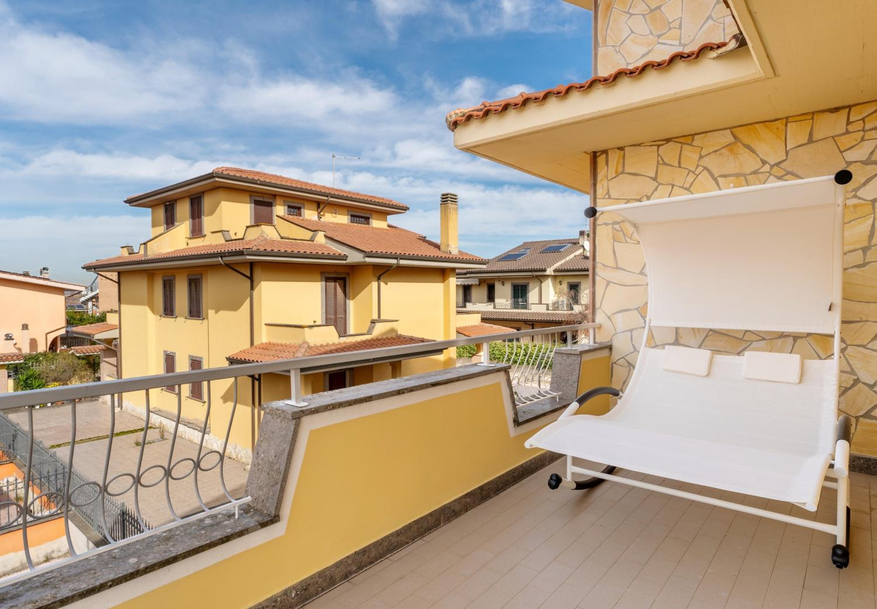 Miu' B&B , Ciampino , Villa con Piscina e Parcheggio Privato