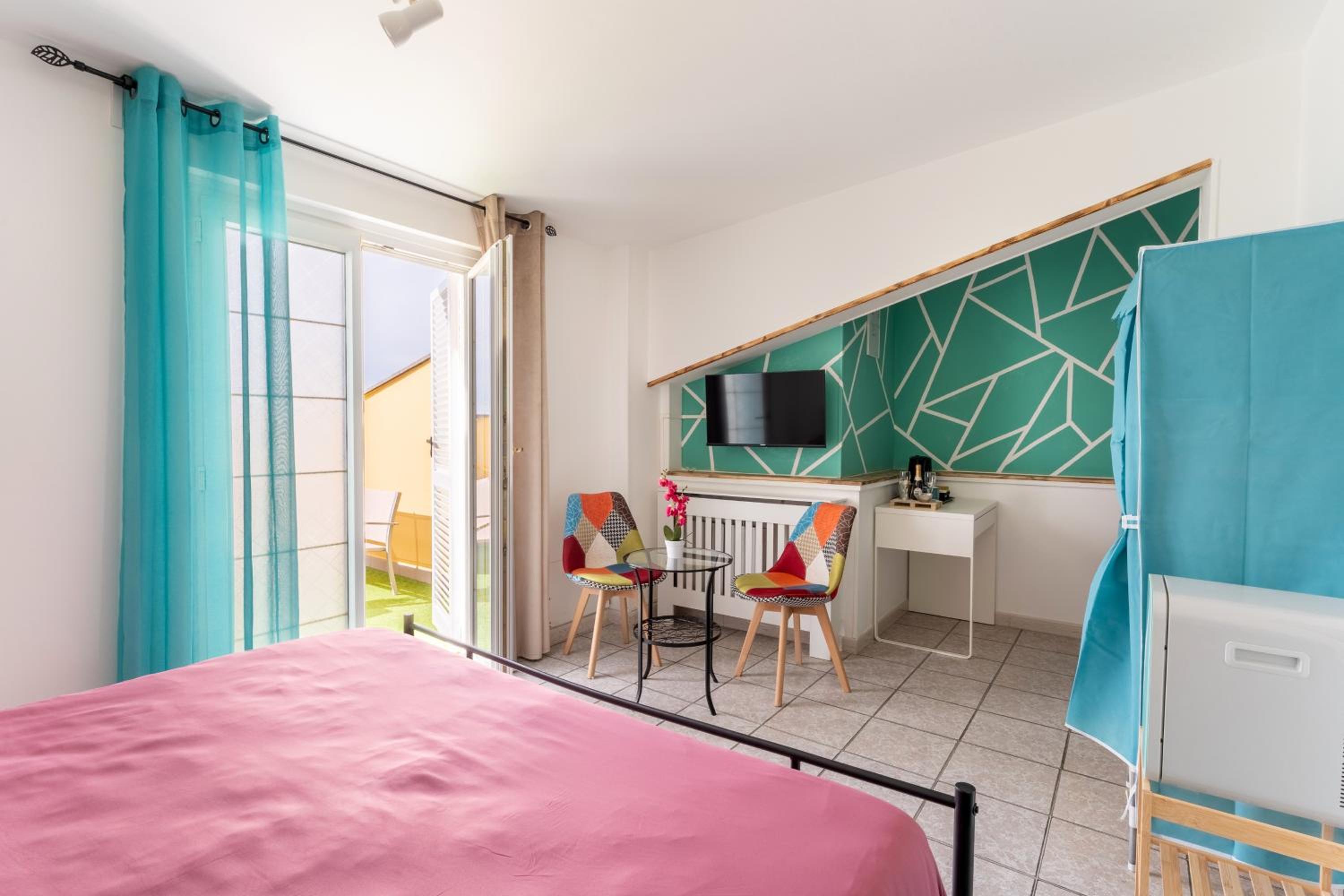 Miu' B&B , Ciampino , Villa con Piscina e Parcheggio Privato