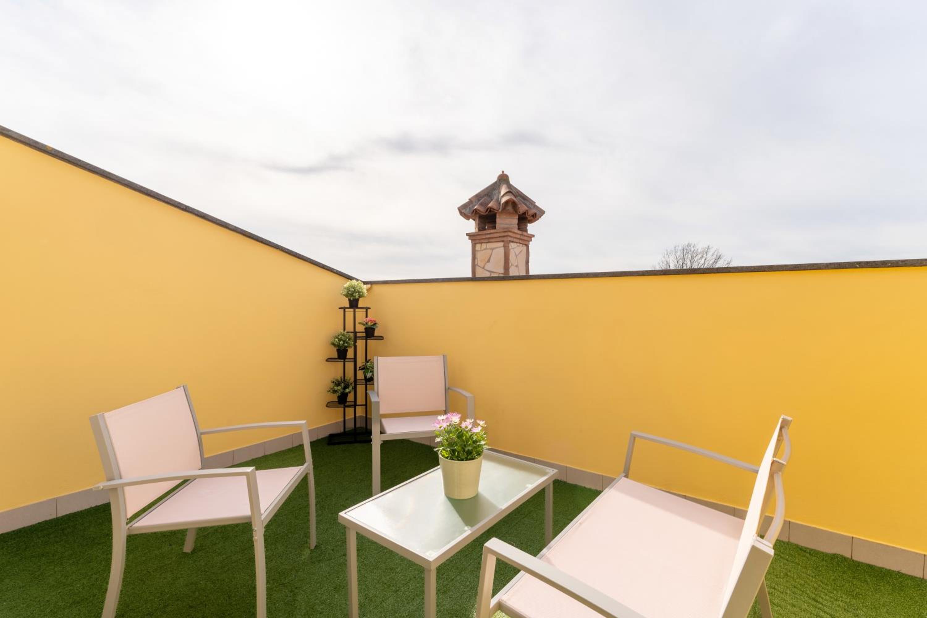 Miu' B&B , Ciampino , Villa con Piscina e Parcheggio Privato