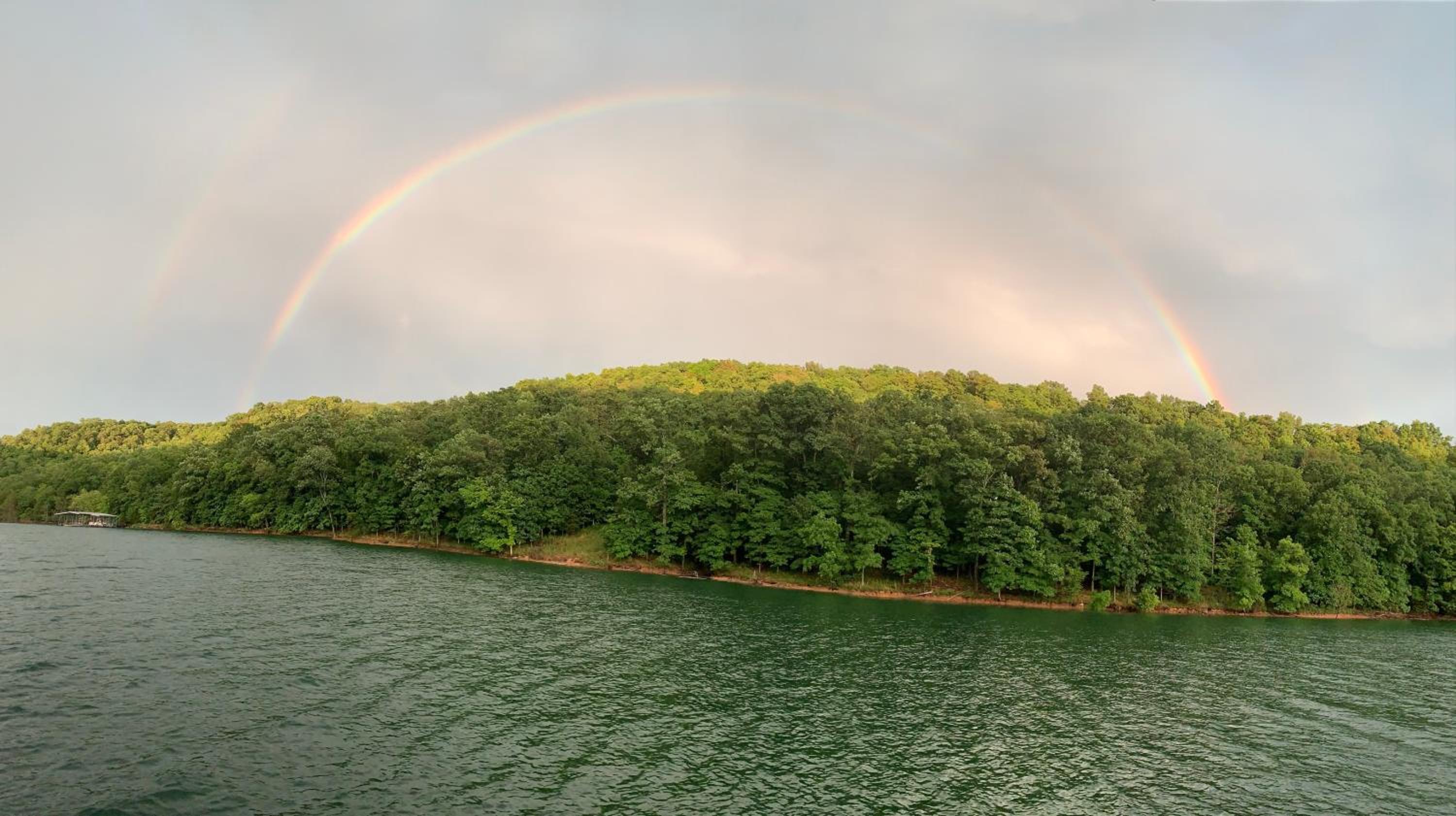 Firefly1 - luxury treehouse, hot tub, lake access