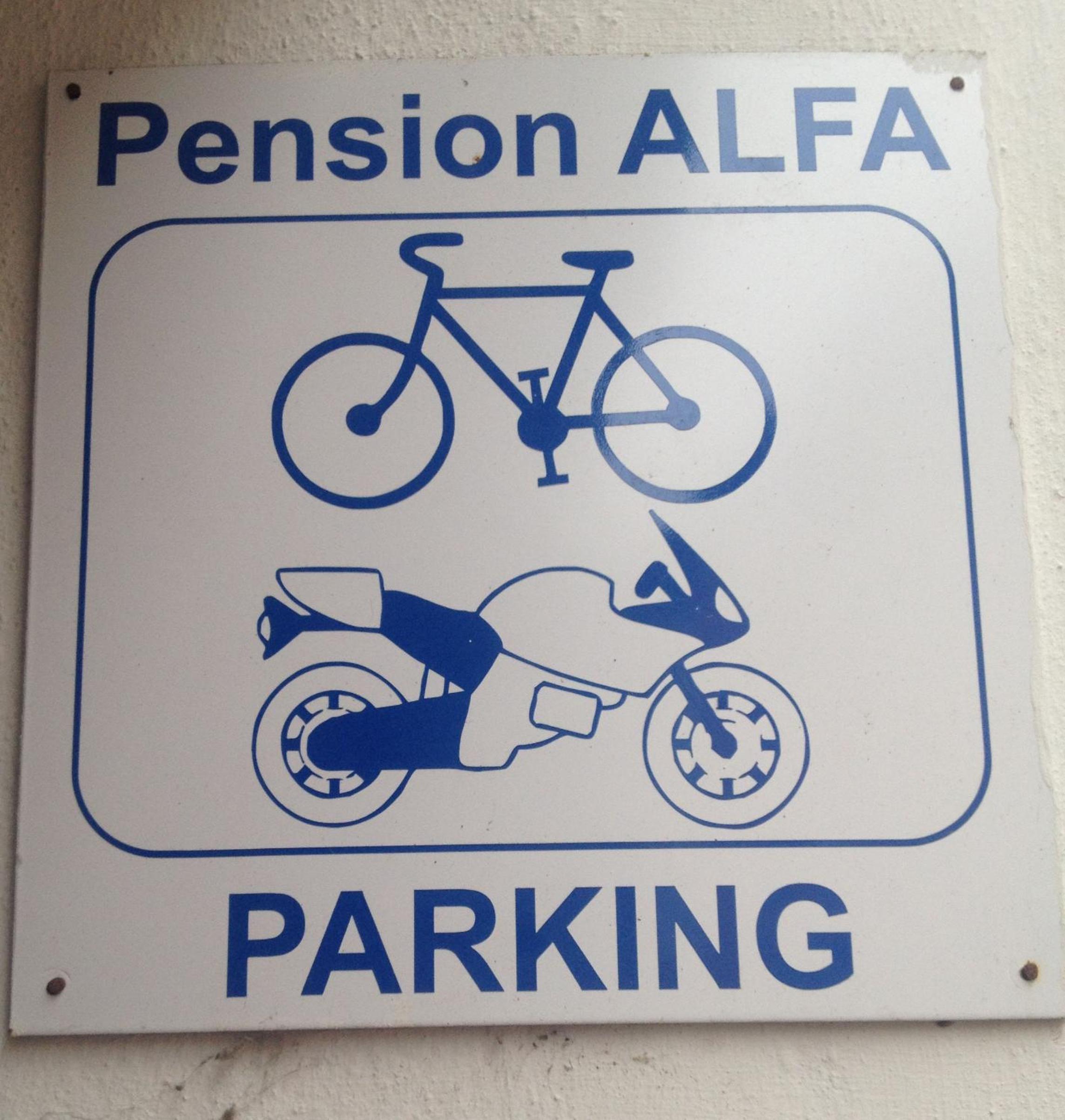 Pension Alfa & Whisky Pub