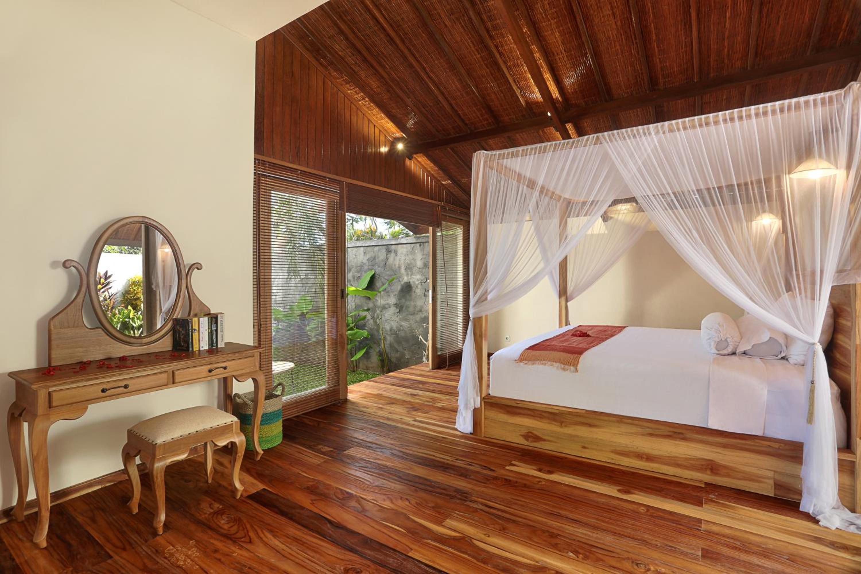 Breezy Point Villas