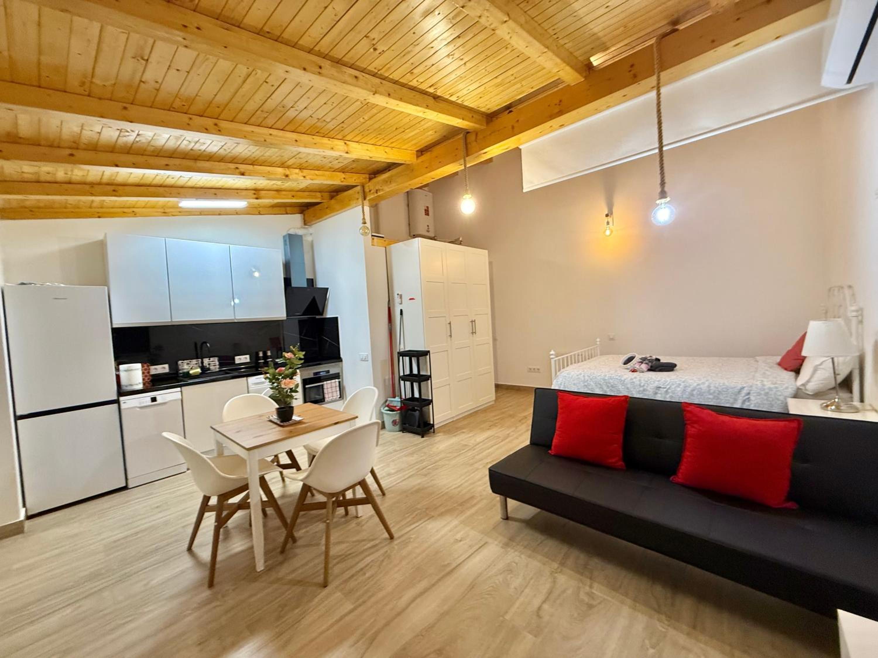 Rosa HOME, Casa completa independiente