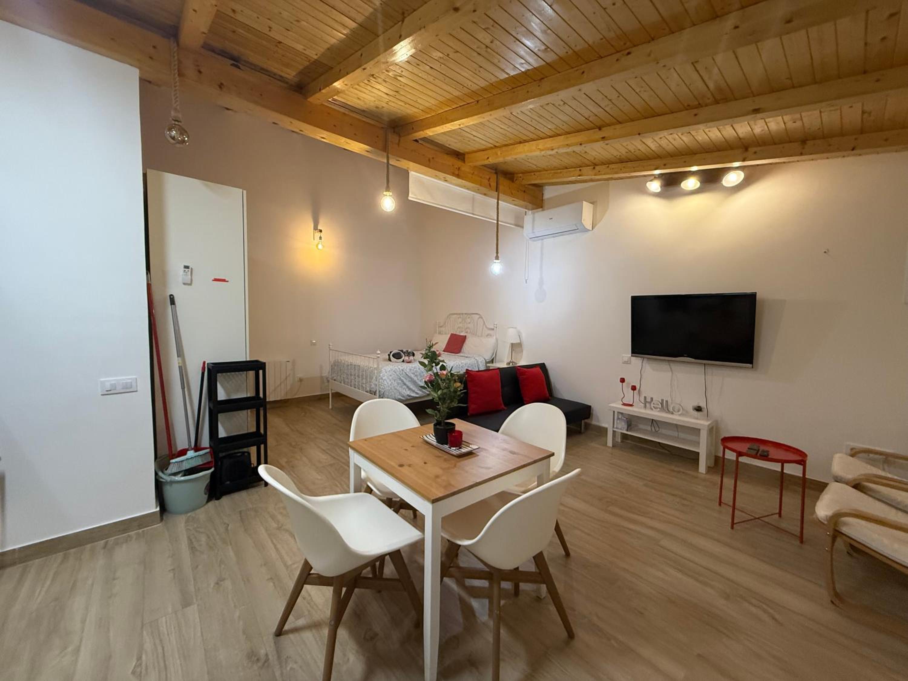 Rosa HOME, Casa completa independiente