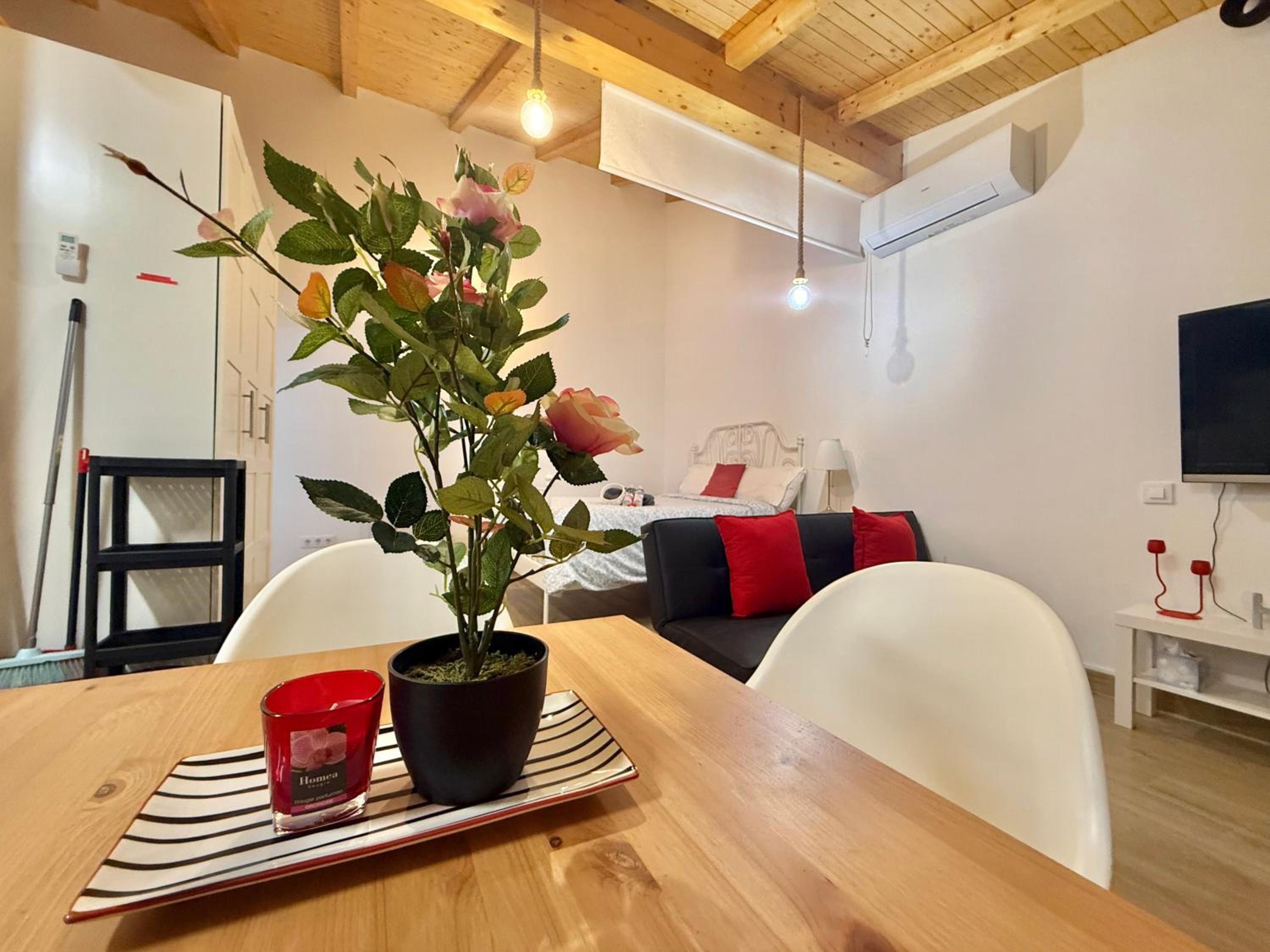Rosa HOME, Casa completa independiente