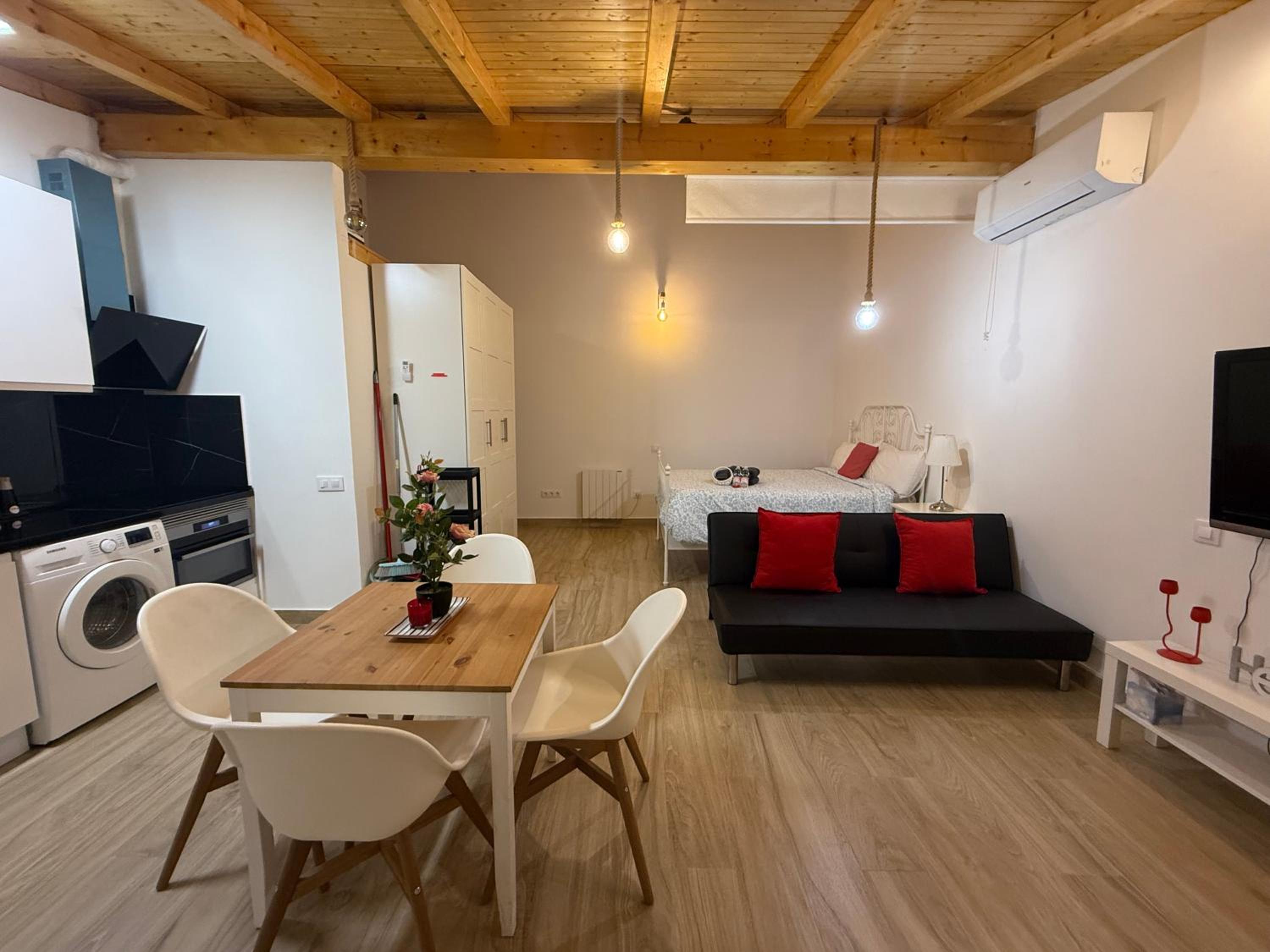 Rosa HOME, Casa completa independiente