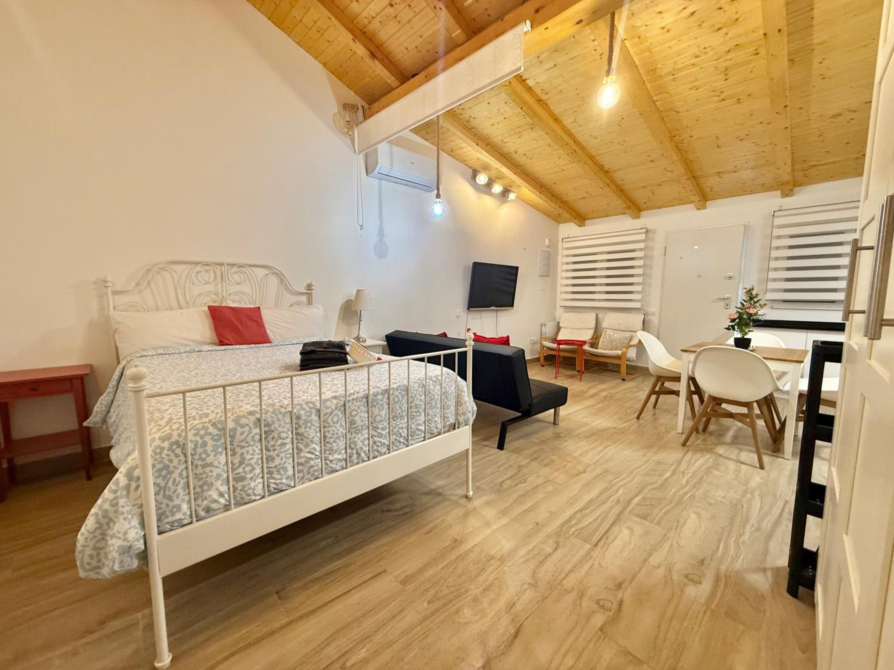 Rosa HOME, Casa completa independiente