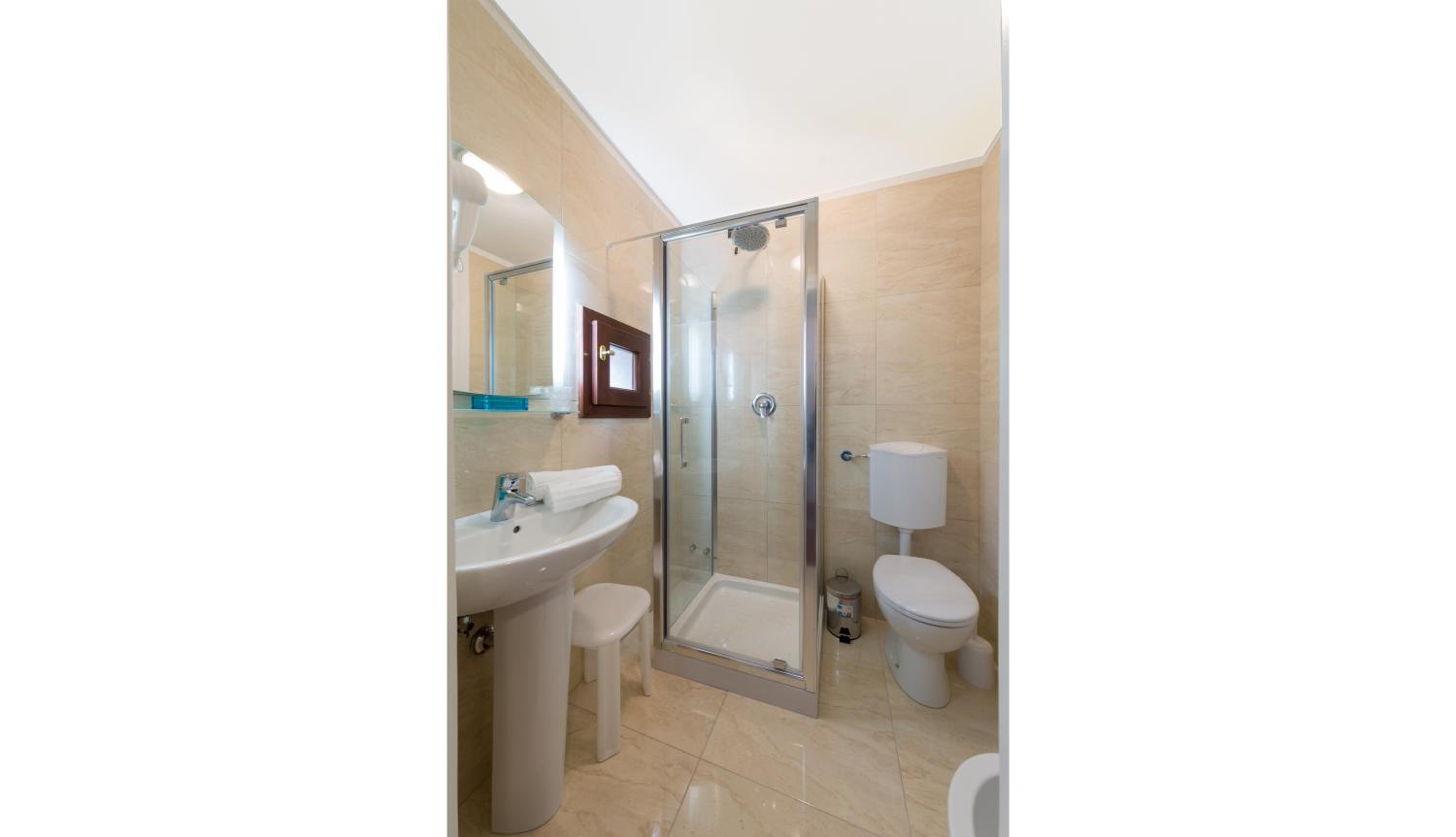 Friendly Venice Suites