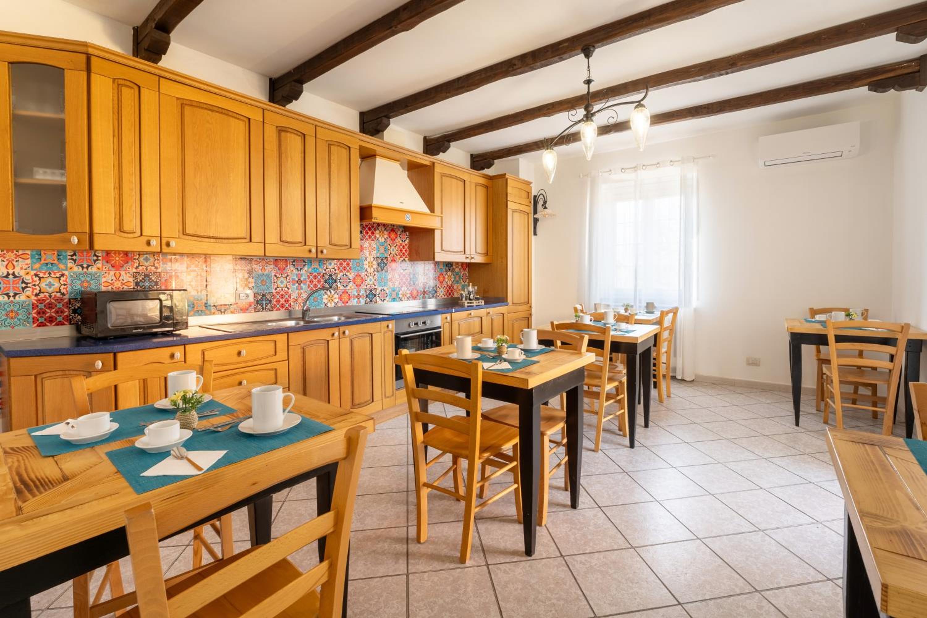 Miu' B&B , Ciampino , Villa con Piscina e Parcheggio Privato