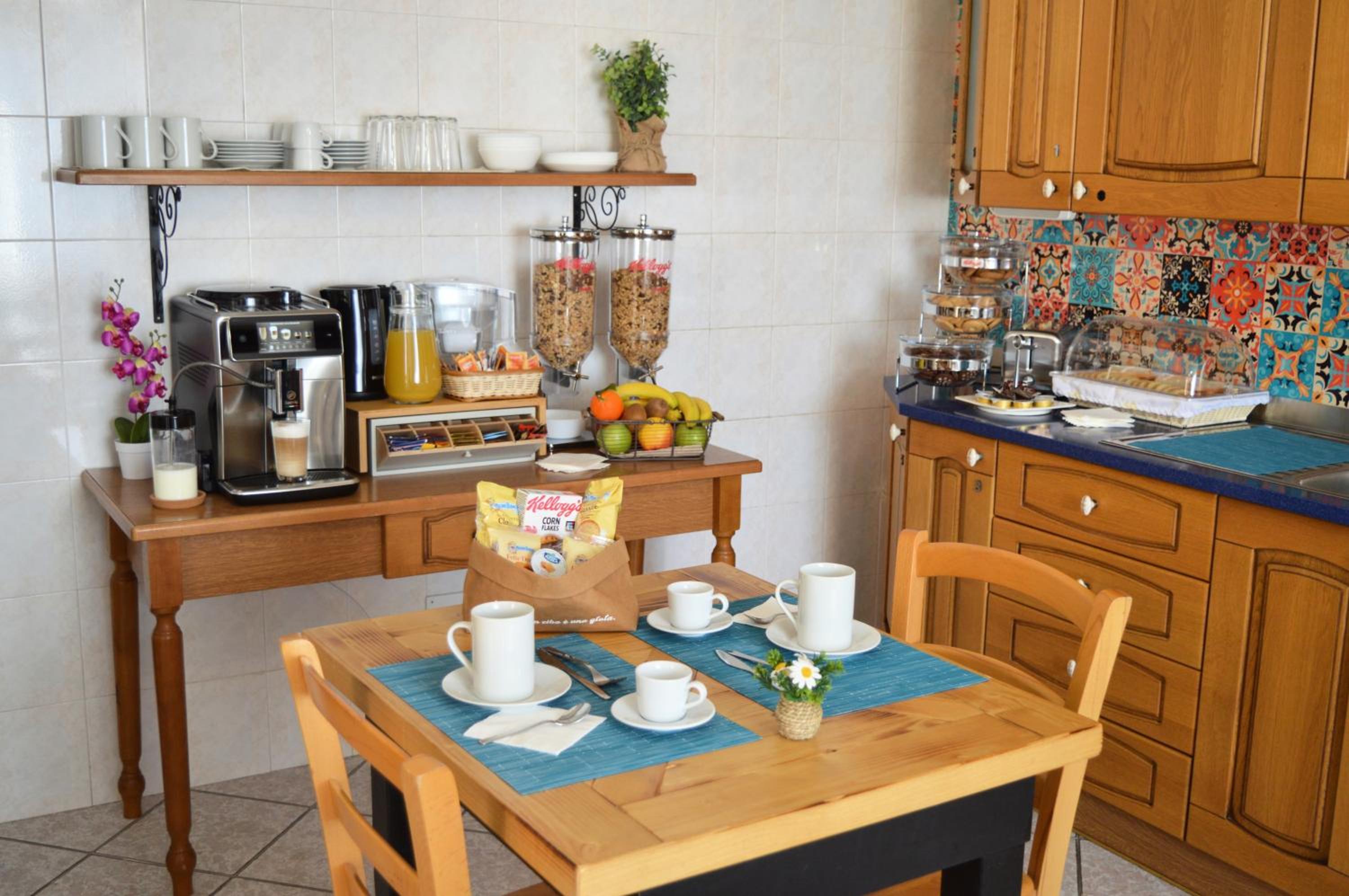 Miu' B&B , Ciampino , Villa con Piscina e Parcheggio Privato