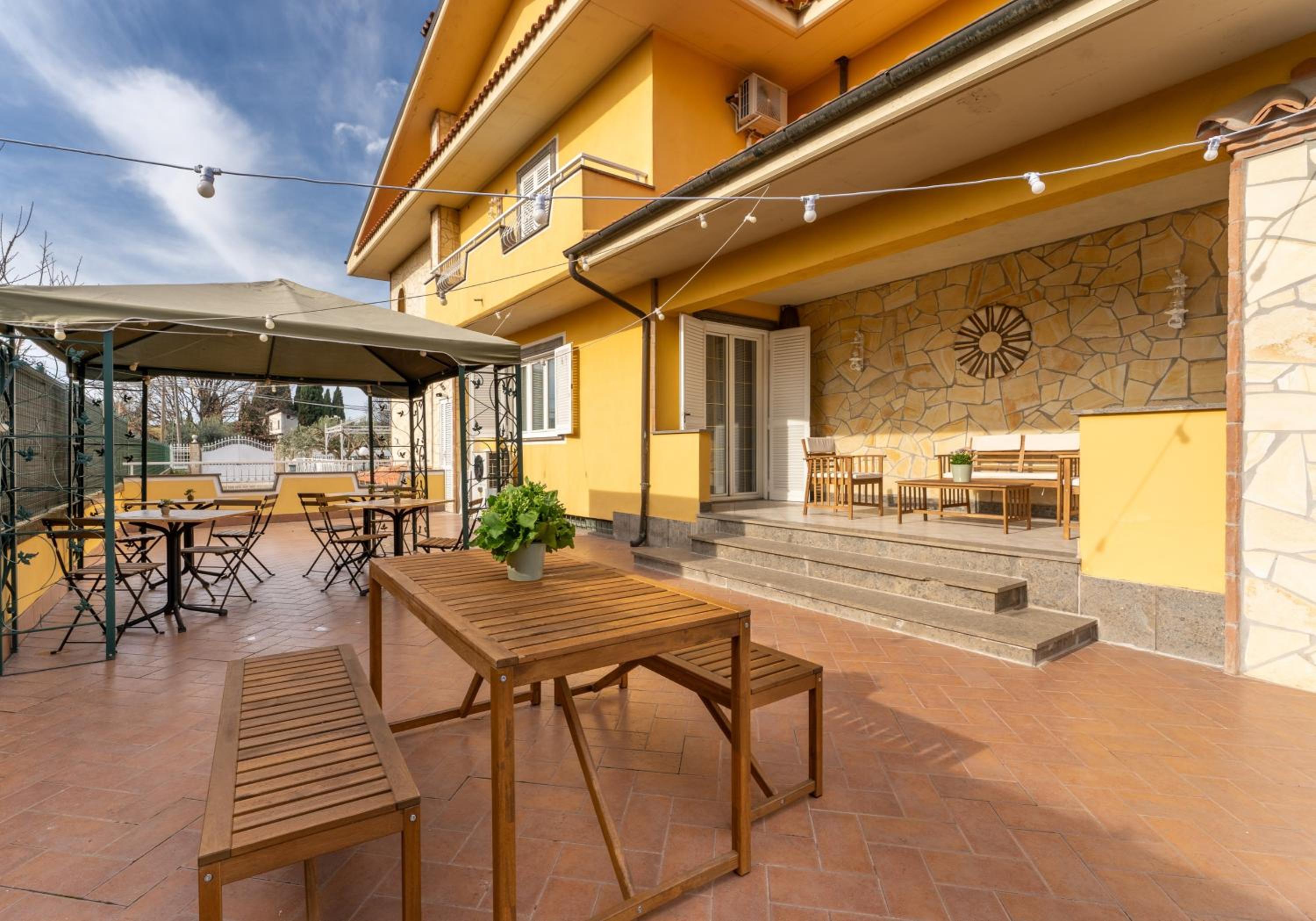 Miu' B&B , Ciampino , Villa con Piscina e Parcheggio Privato