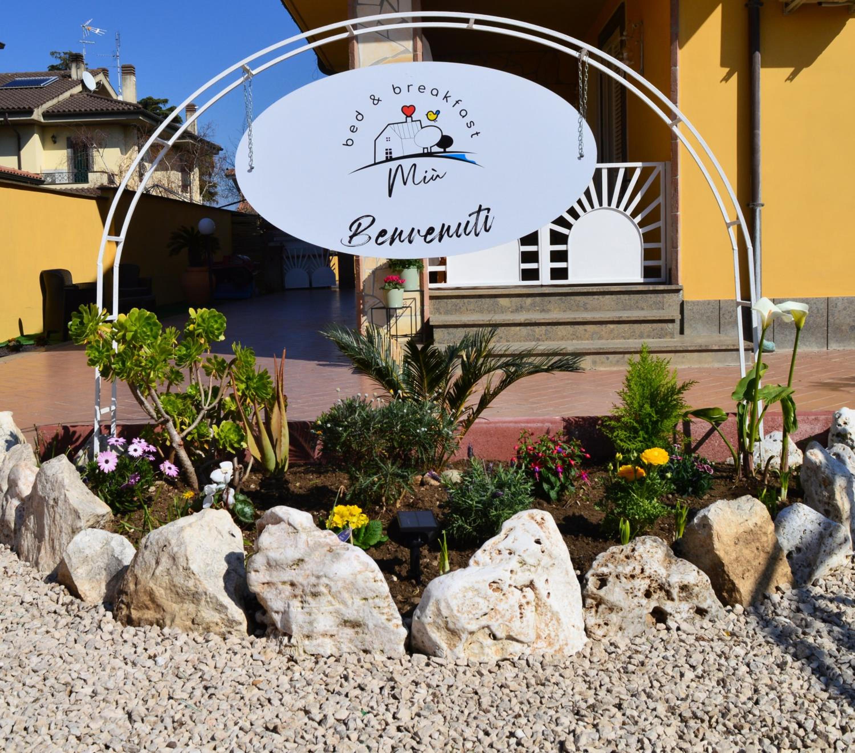 Miu' B&B , Ciampino , Villa con Piscina e Parcheggio Privato