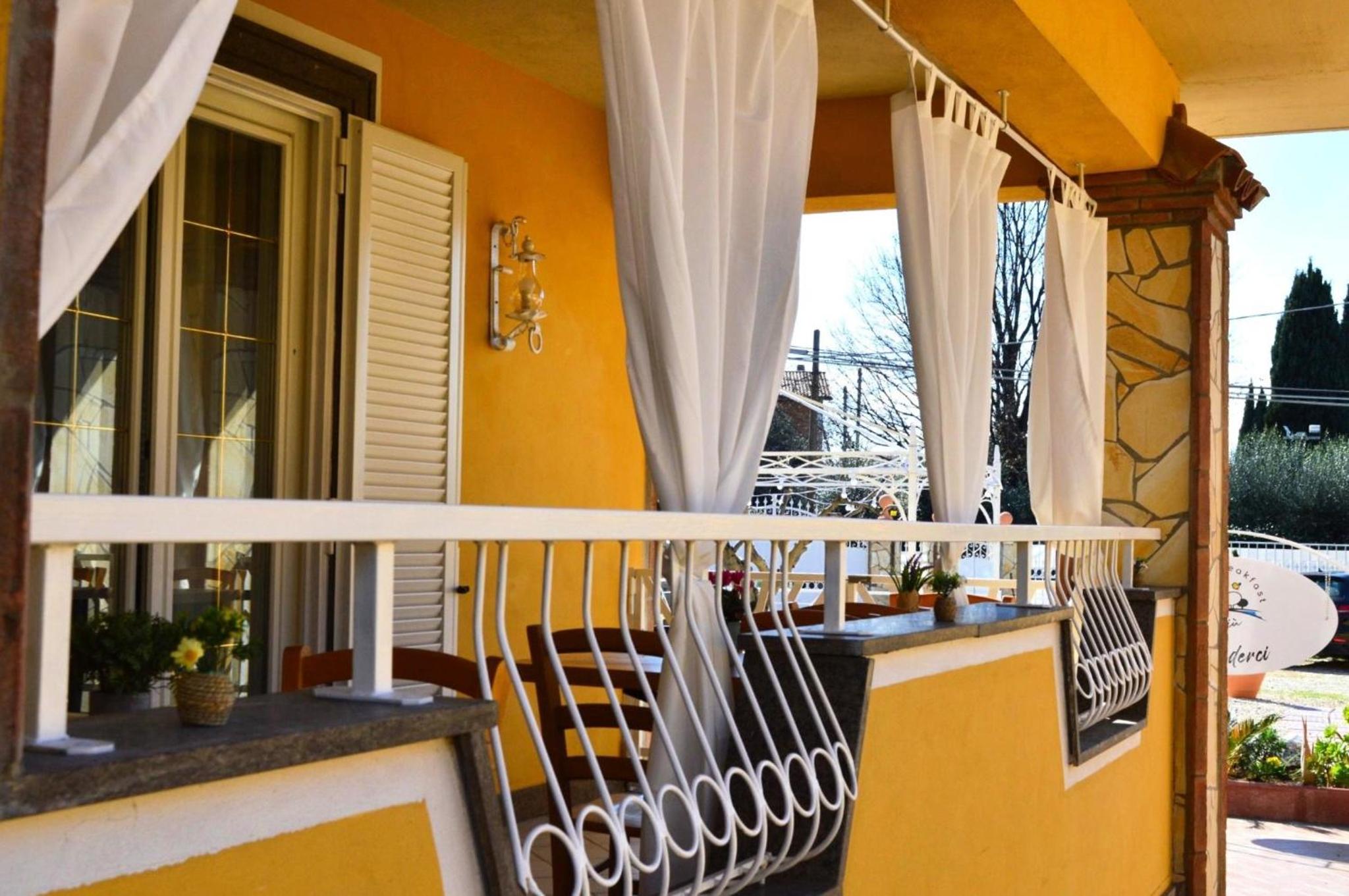 Miu' B&B , Ciampino , Villa con Piscina e Parcheggio Privato