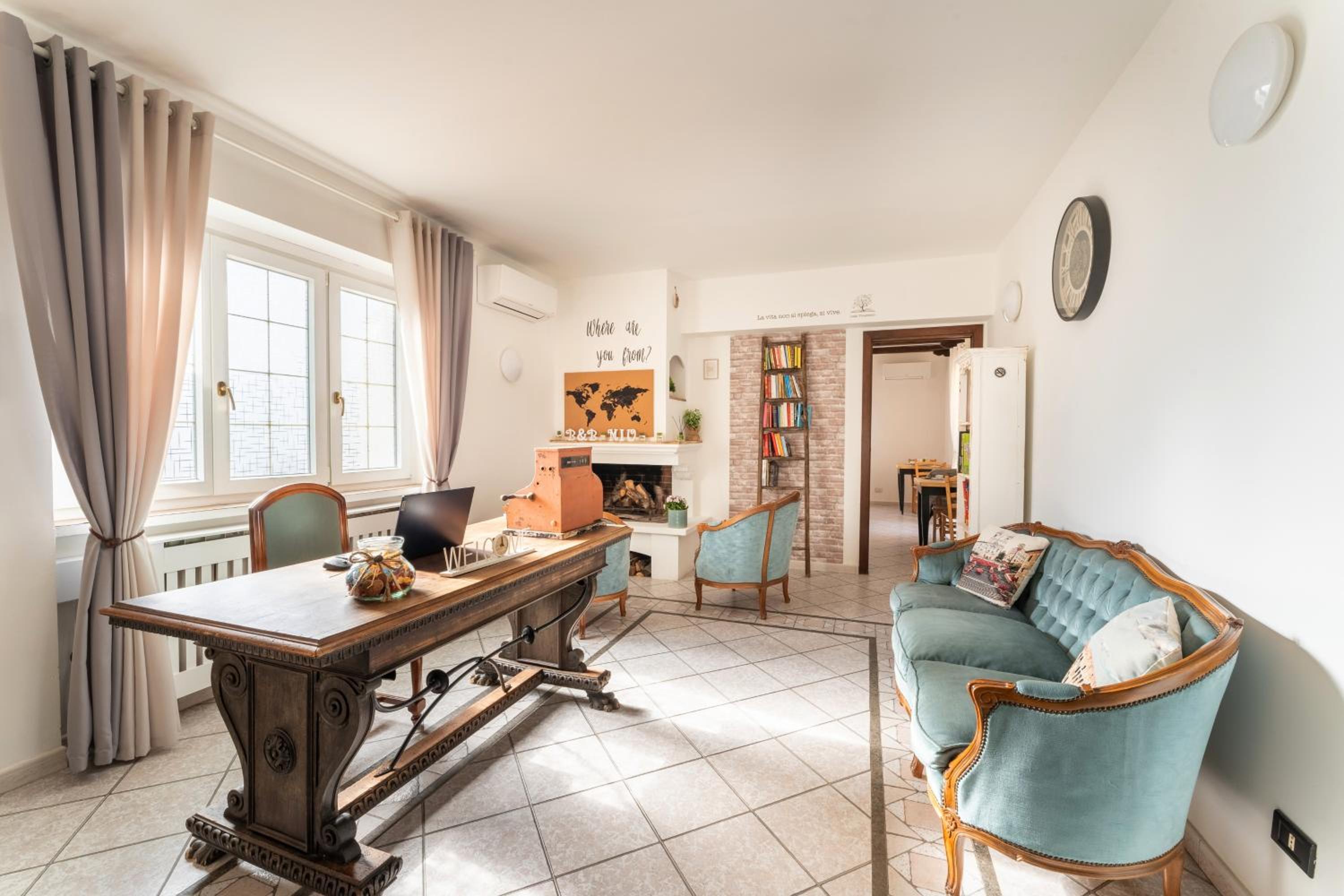 Miu' B&B , Ciampino , Villa con Piscina e Parcheggio Privato