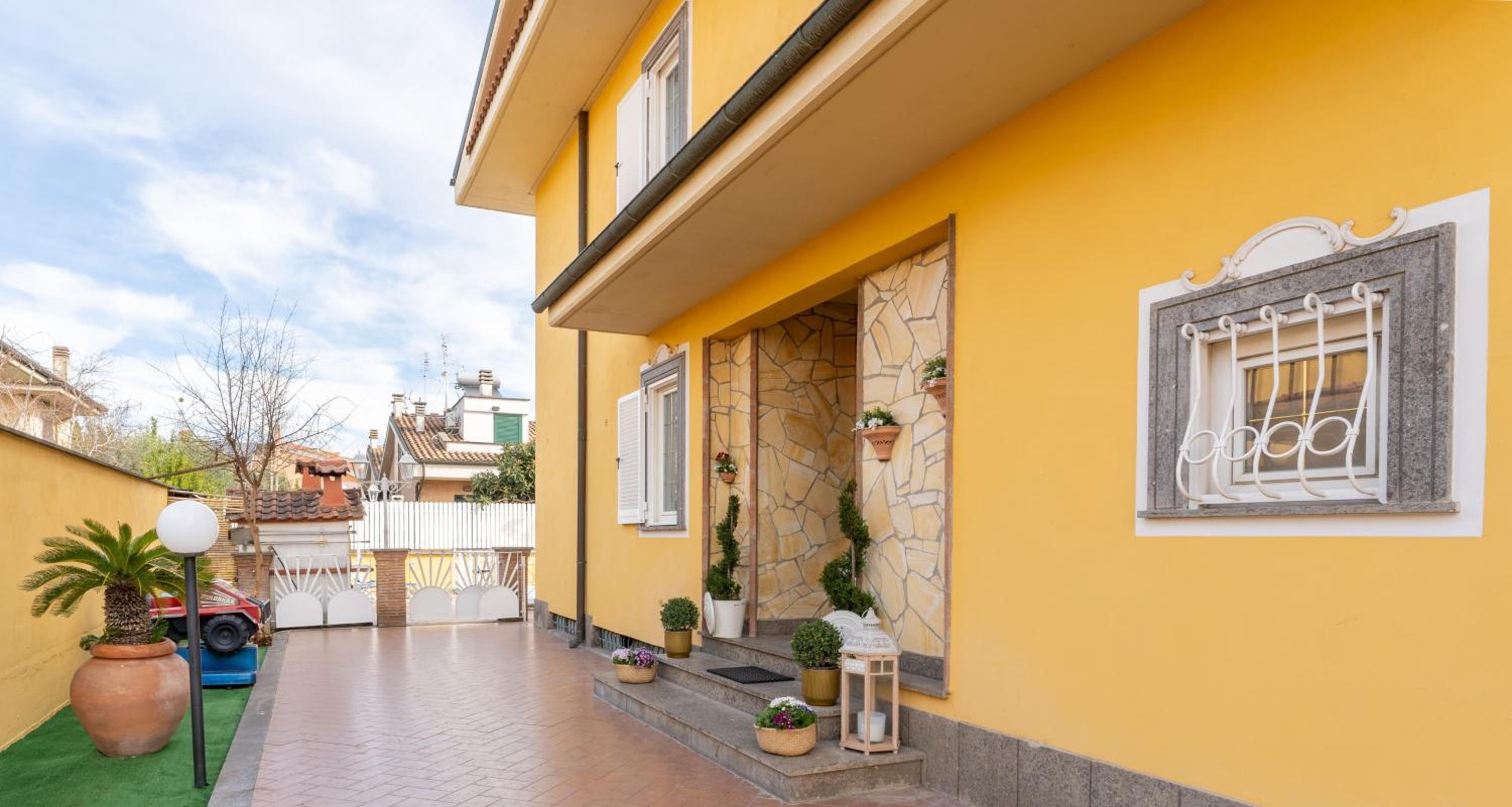 Miu' B&B , Ciampino , Villa con Piscina e Parcheggio Privato