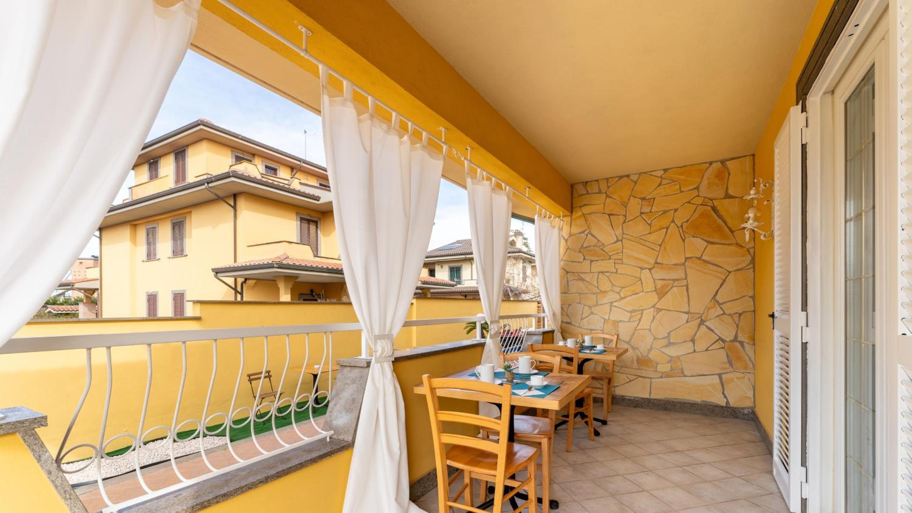 Miu' B&B , Ciampino , Villa con Piscina e Parcheggio Privato