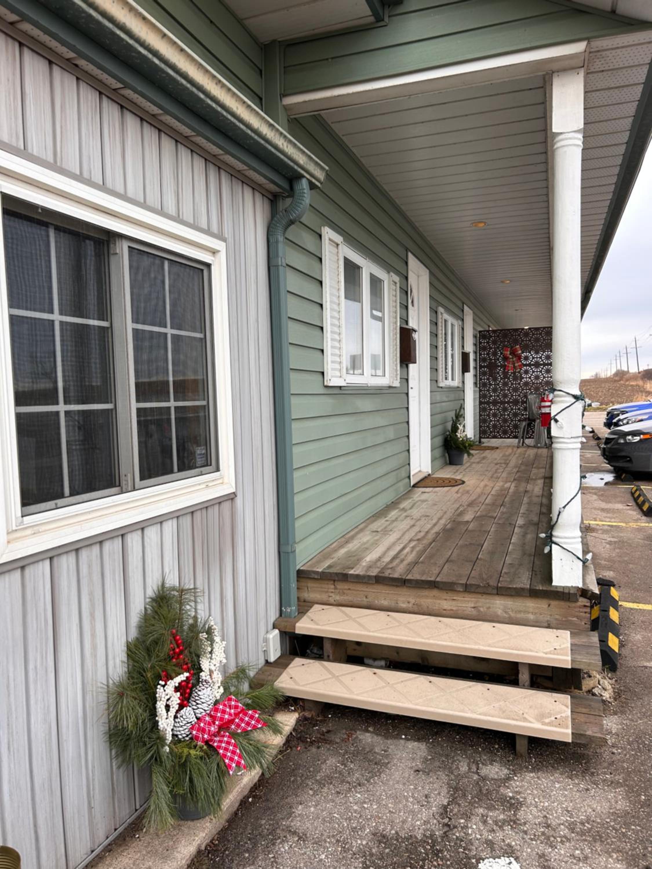 Smokehouse Suites and Stay