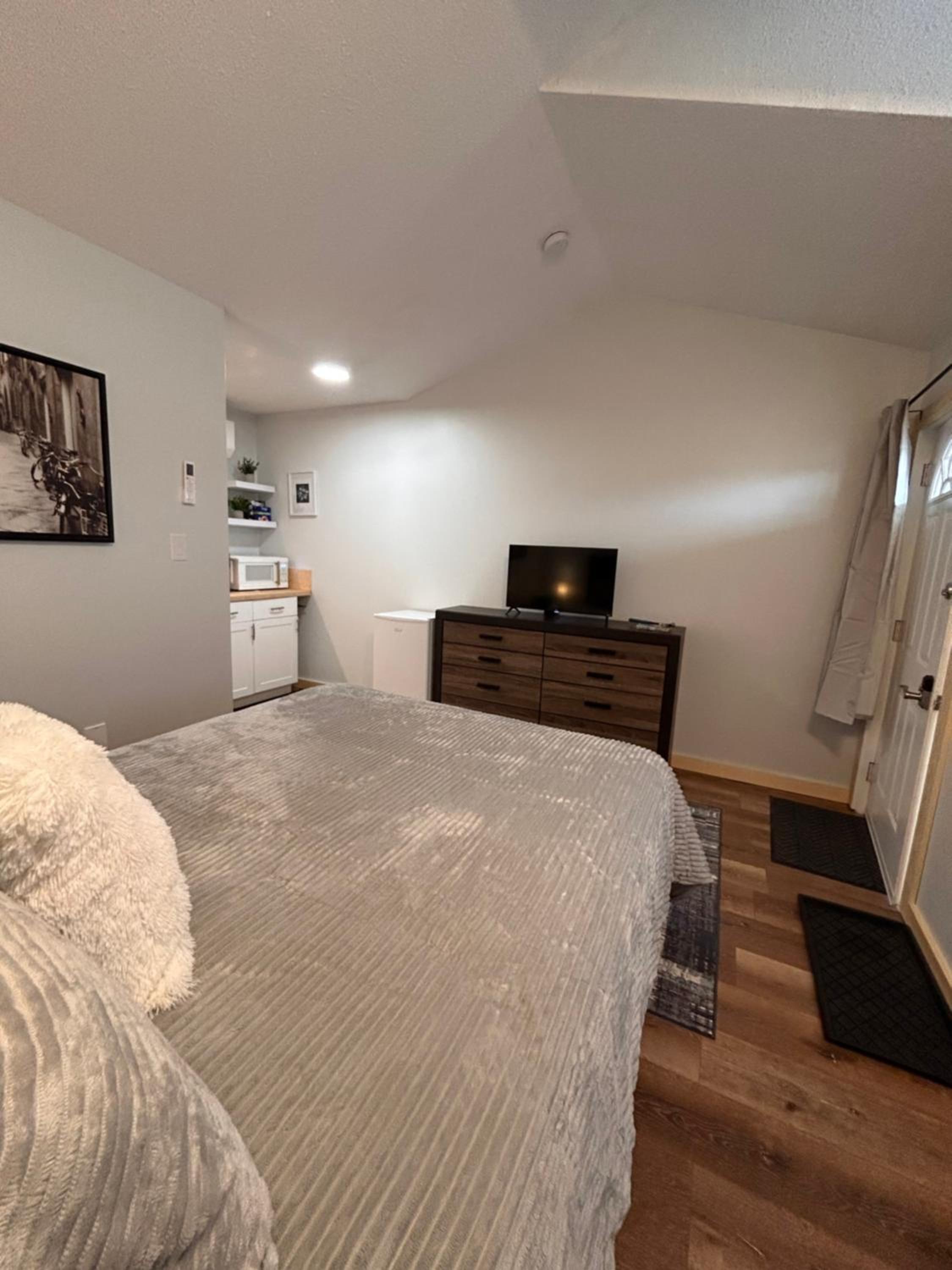 Smokehouse Suites and Stay