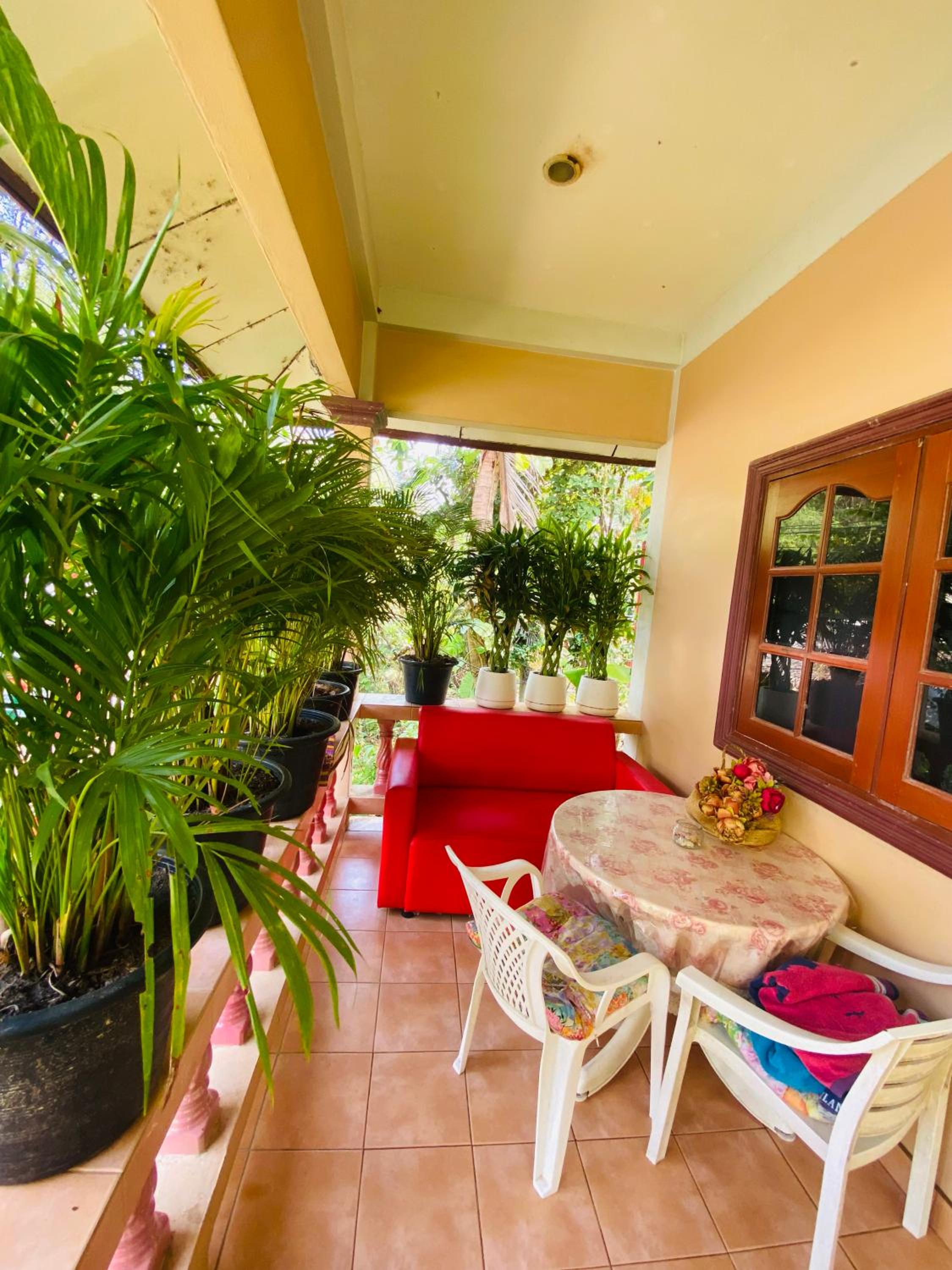 Rose bungalow at Ya Nui beach