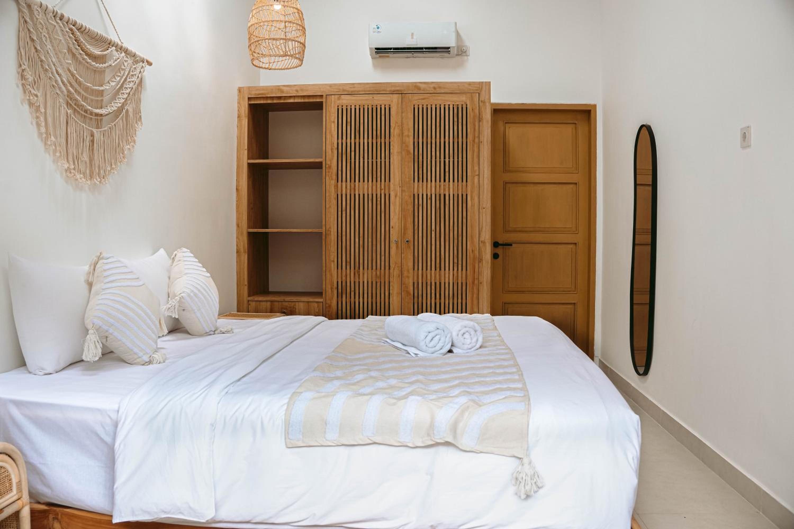 The Pearl of Canggu - 3BR Villa in Kerobokan