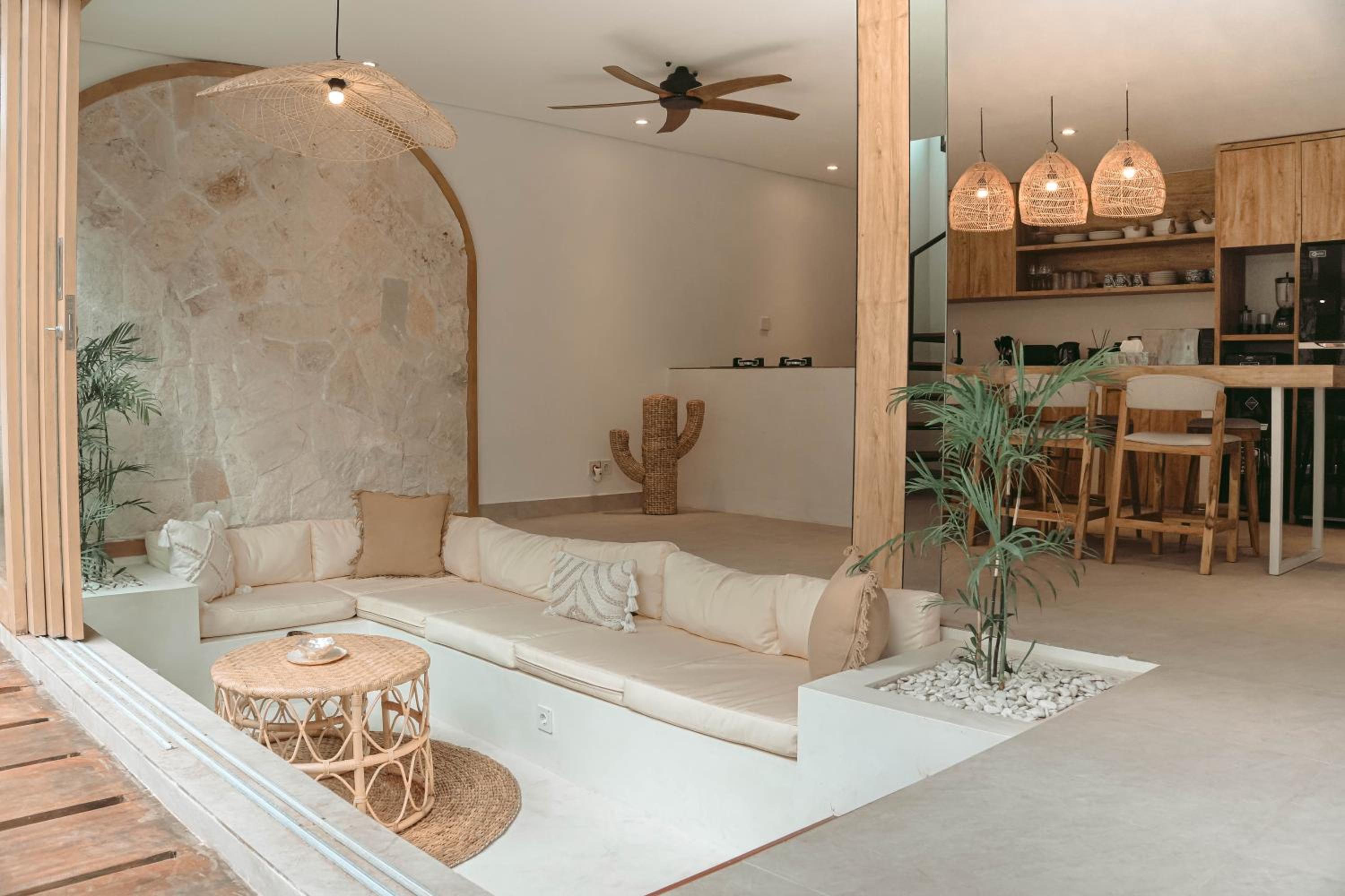 The Pearl of Canggu - 3BR Villa in Kerobokan