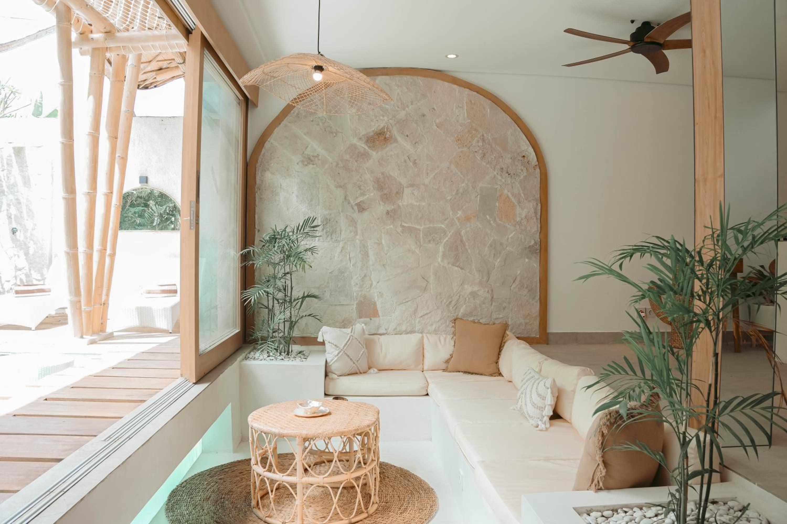 The Pearl of Canggu - 3BR Villa in Kerobokan