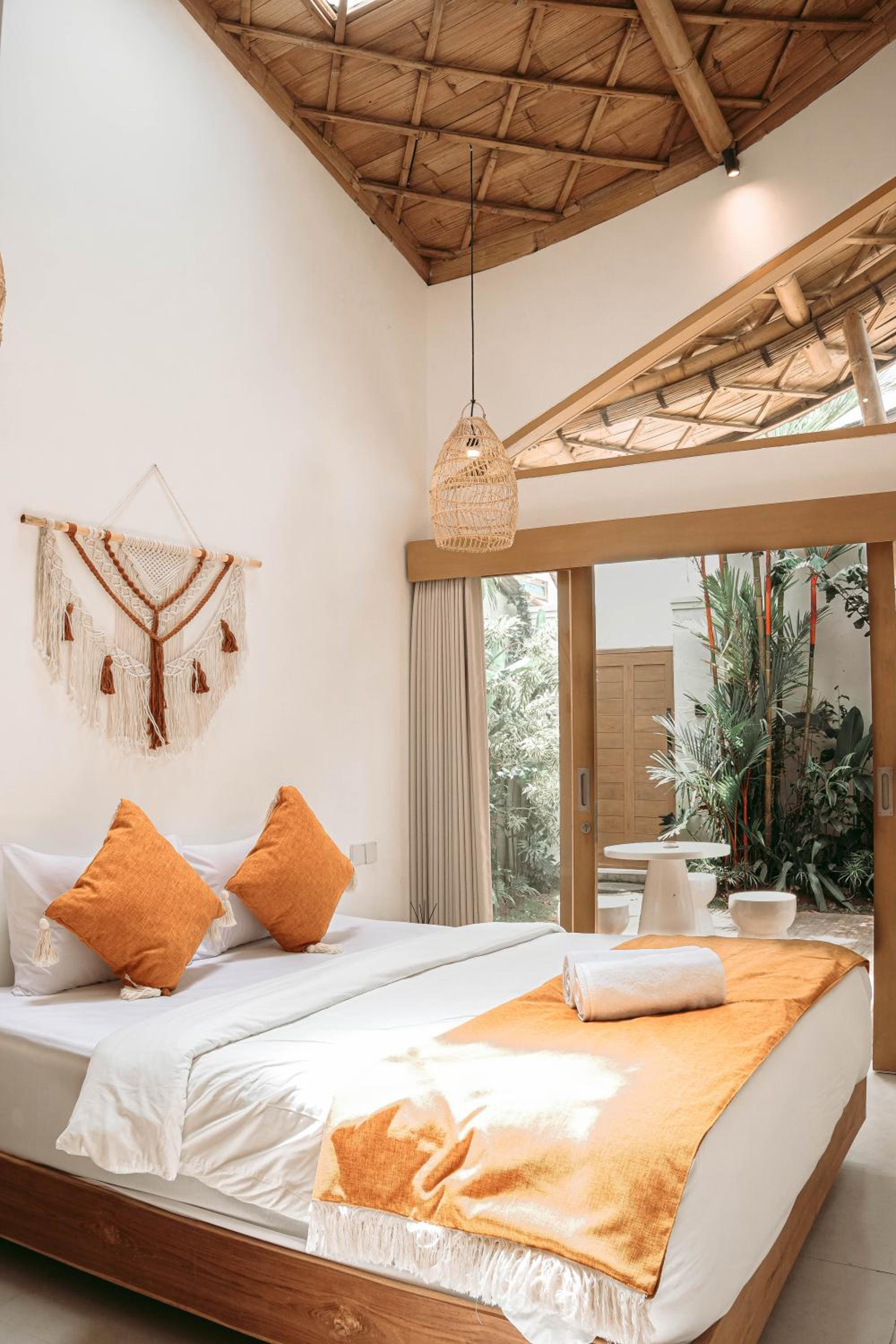 The Pearl of Canggu - 3BR Villa in Kerobokan