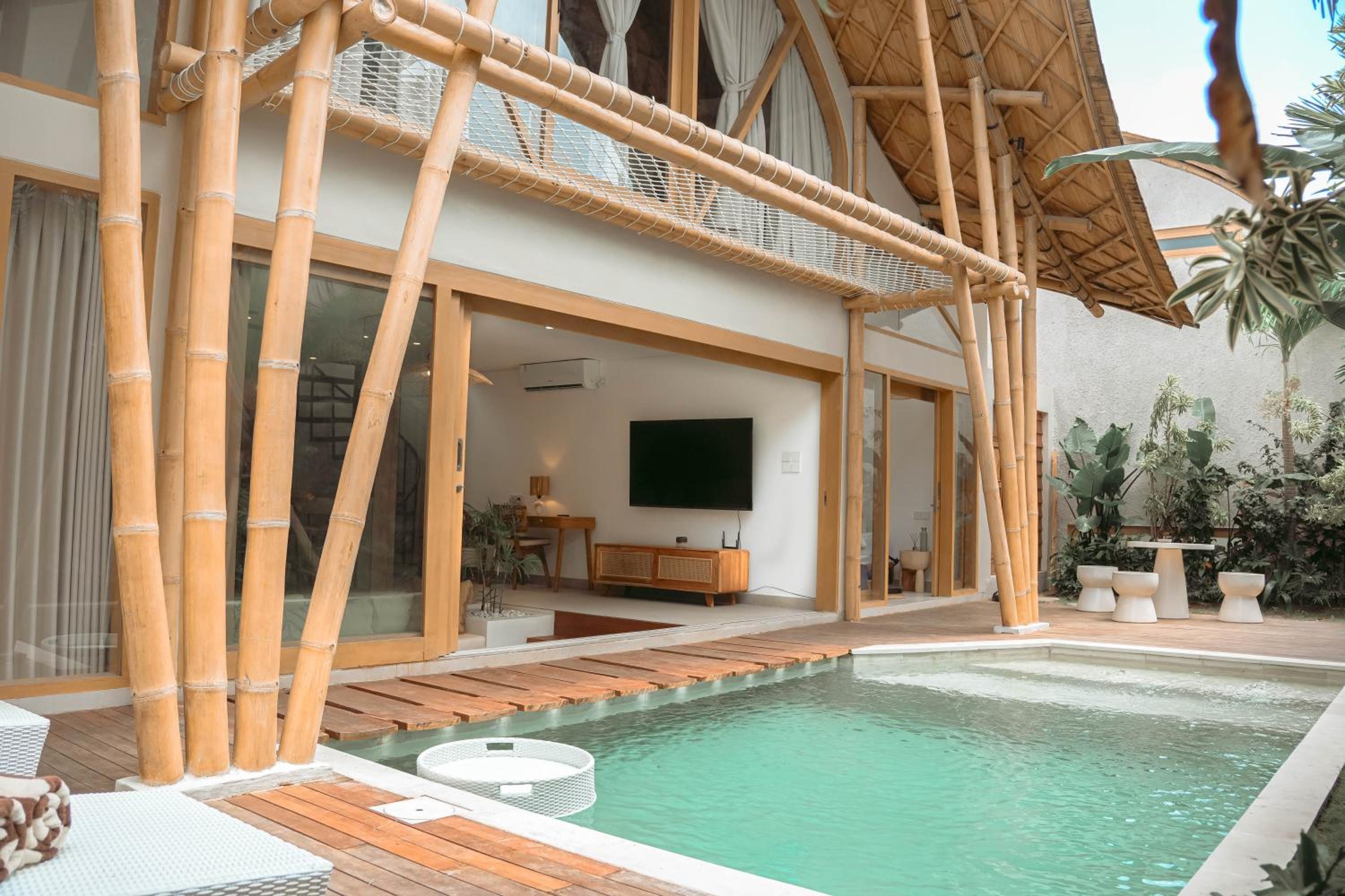 The Pearl of Canggu - 3BR Villa in Kerobokan