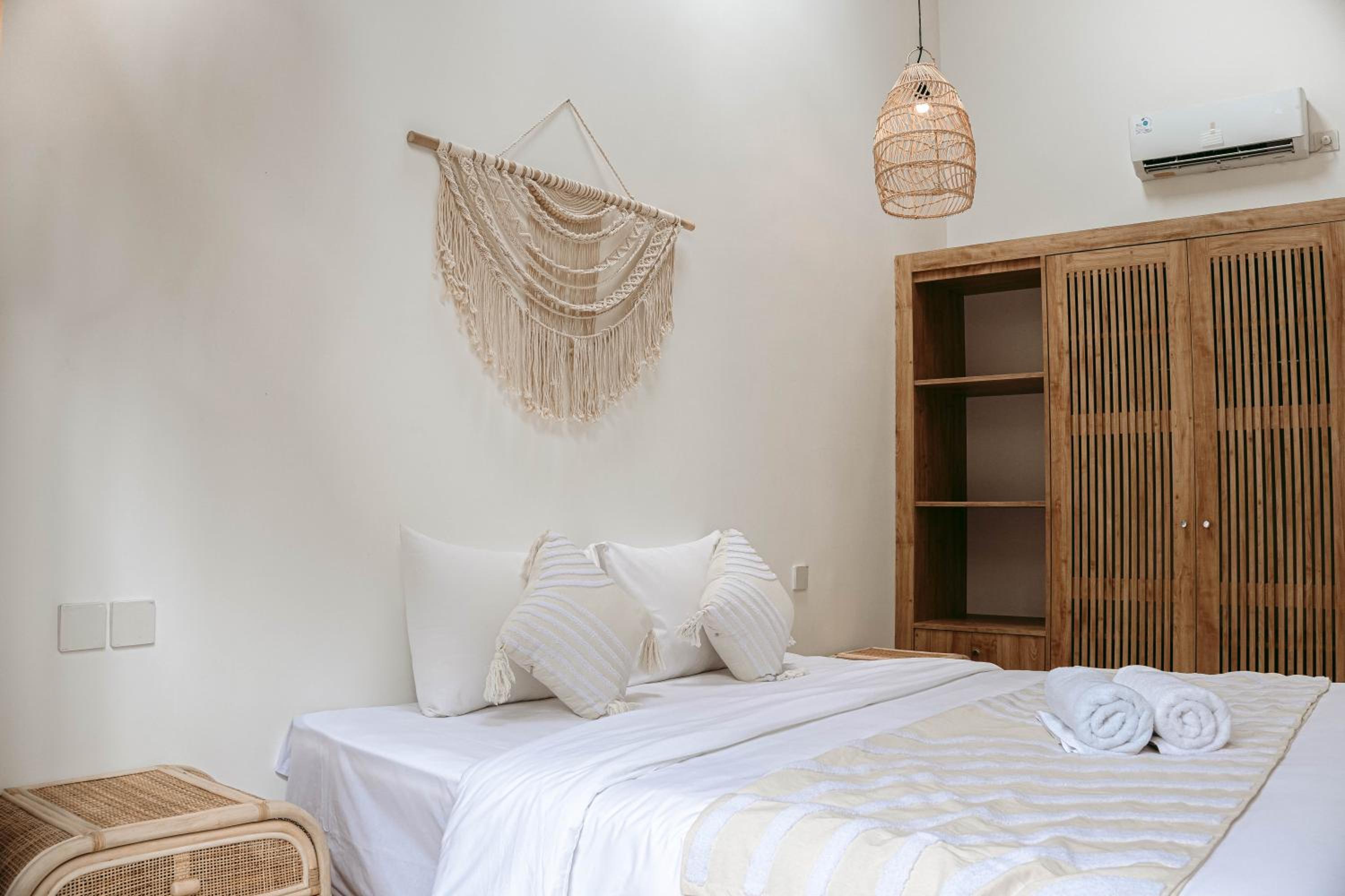 The Pearl of Canggu - 3BR Villa in Kerobokan