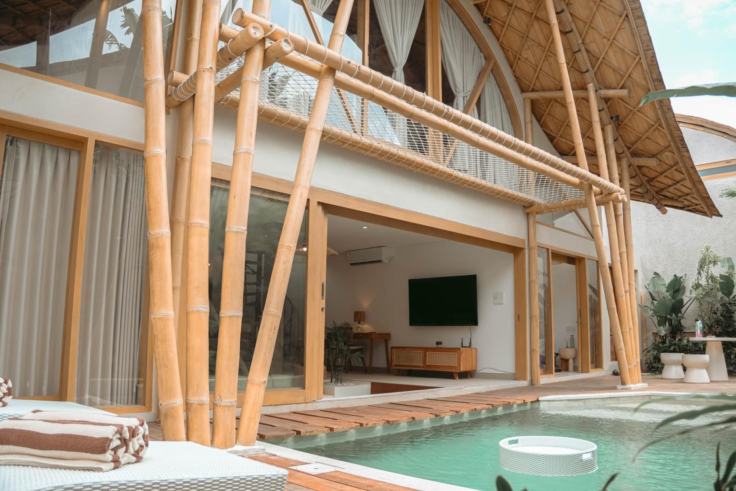 The Pearl of Canggu - 3BR Villa in Kerobokan