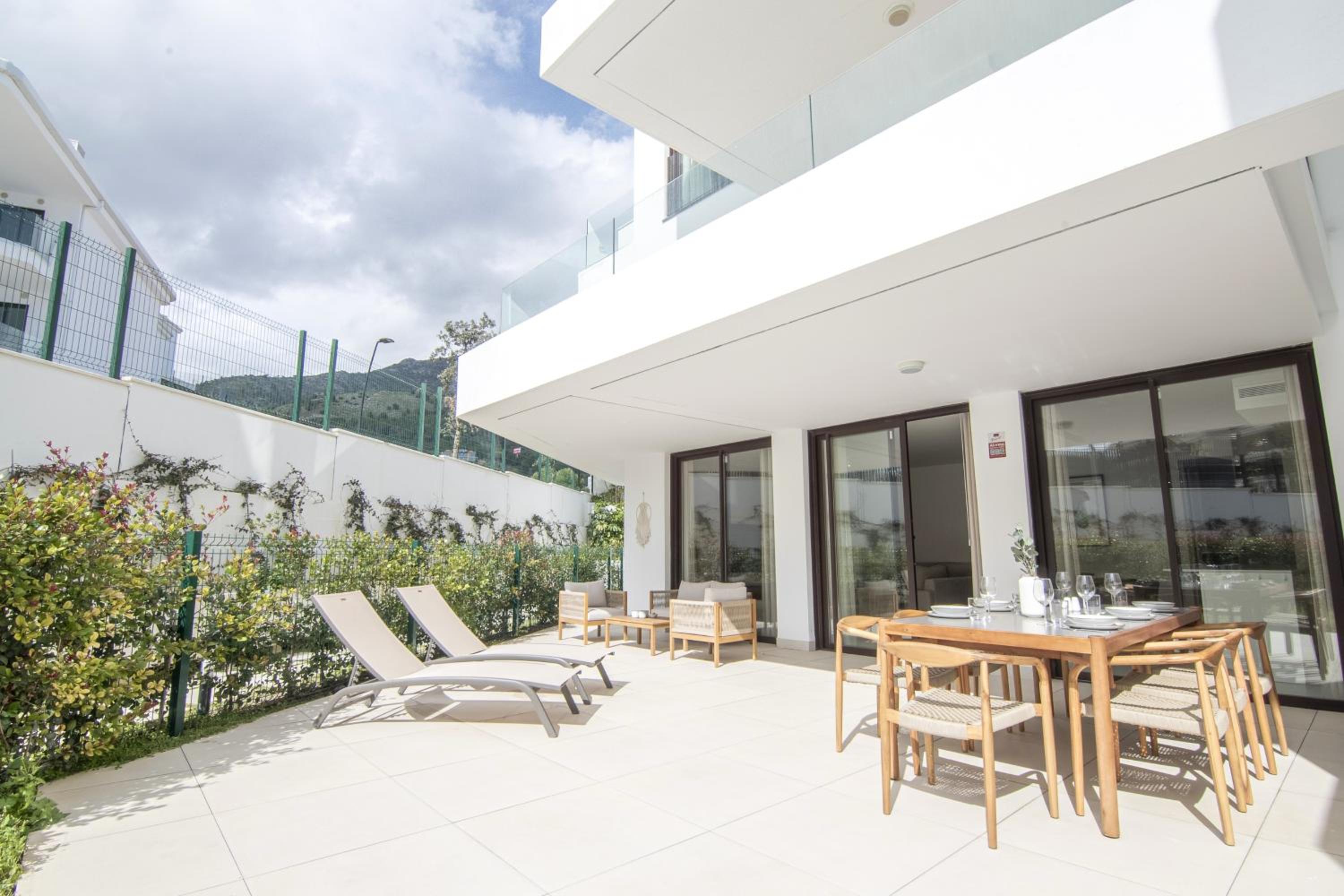 Mara's Apartments Higuerón West - Suite Villa - Like a House with Private Graden