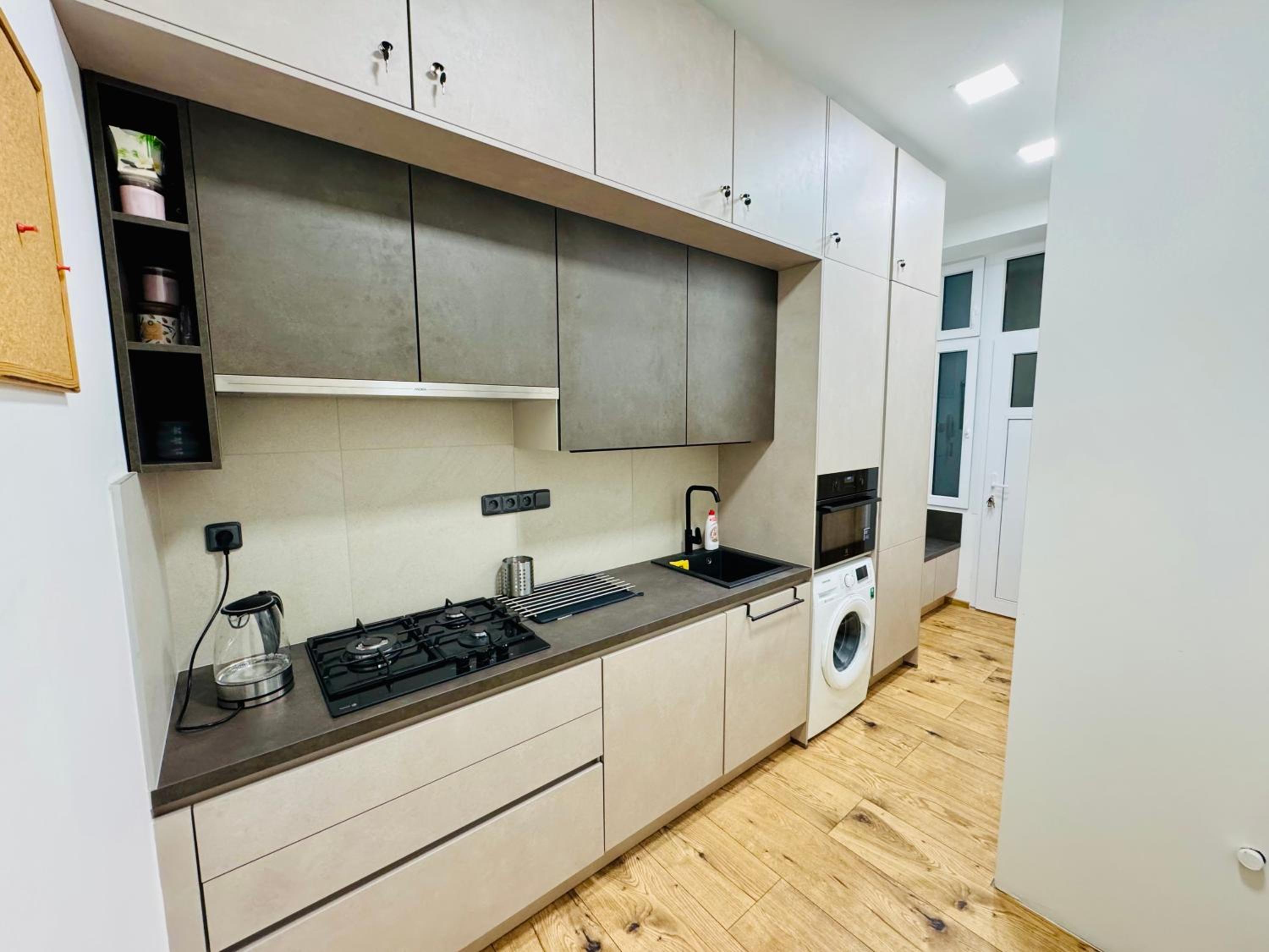 Apartment with Workspace and TV
