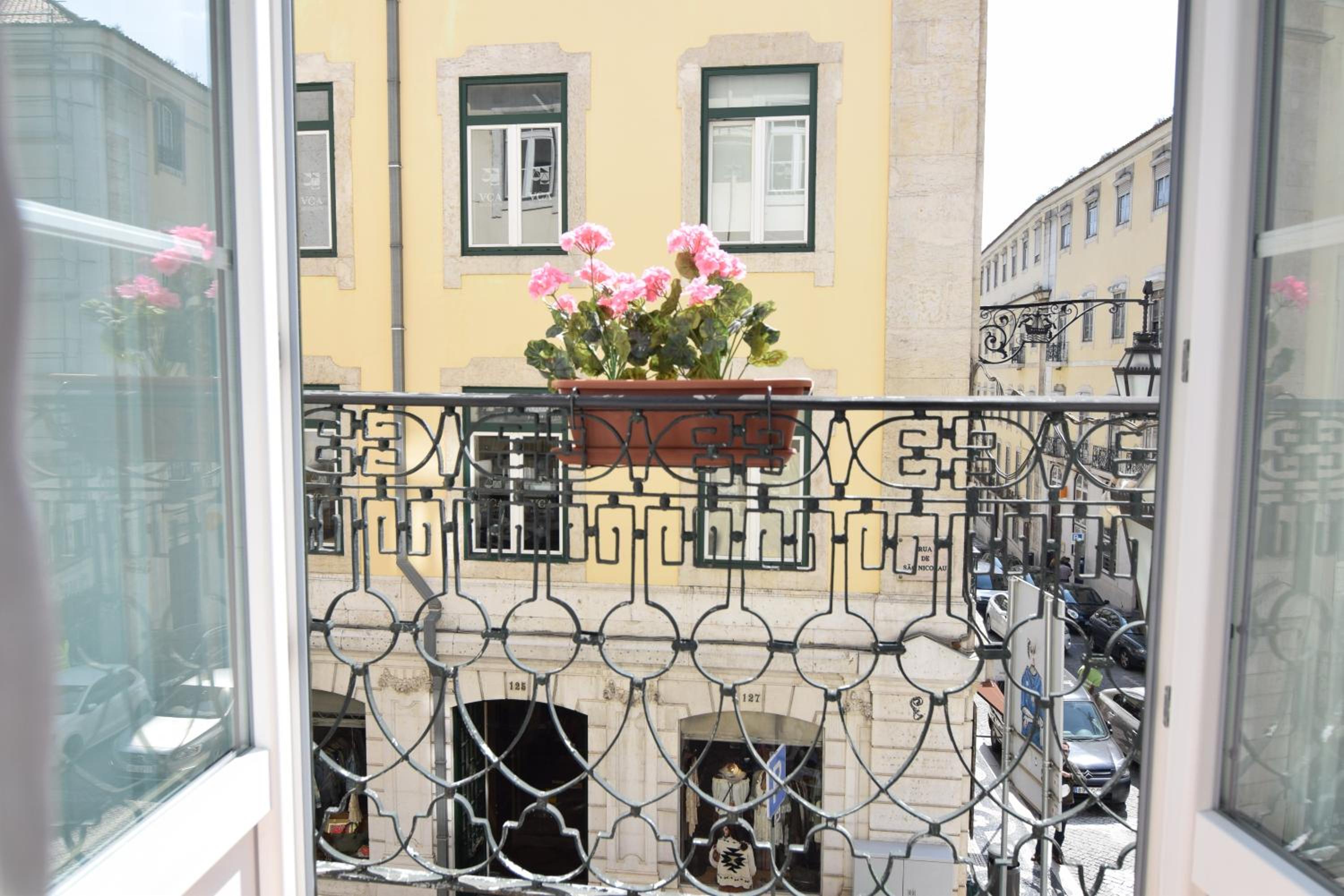 Dream Chiado Apartments