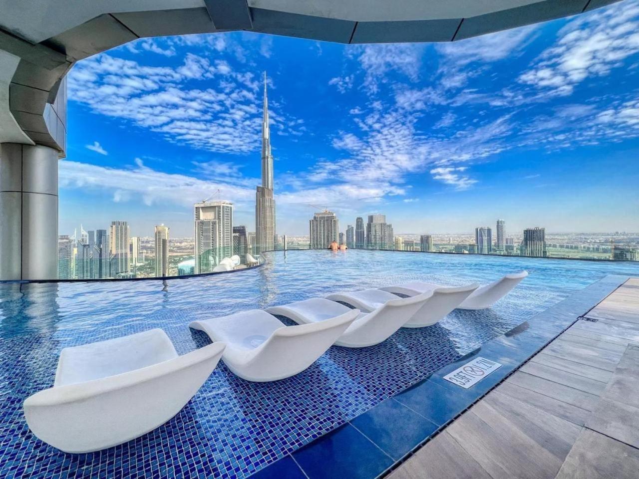 5 Star Rooftop Infinity Pool with Burj Khalifa Views