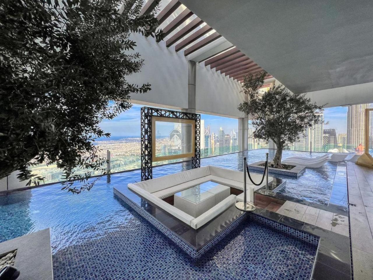 5 Star Rooftop Infinity Pool with Burj Khalifa Views