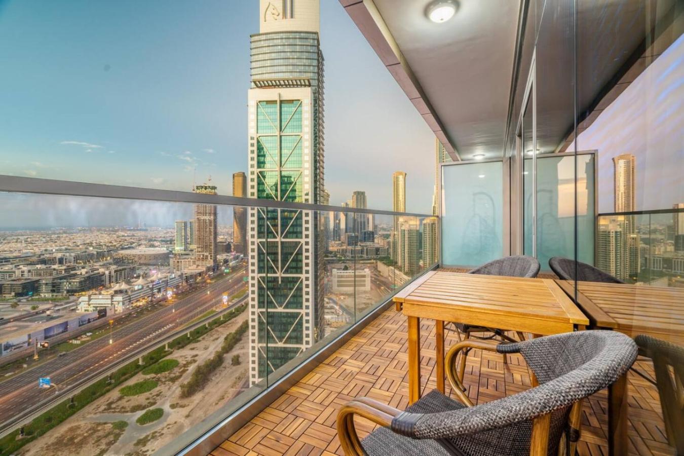 5 Star Rooftop Infinity Pool with Burj Khalifa Views